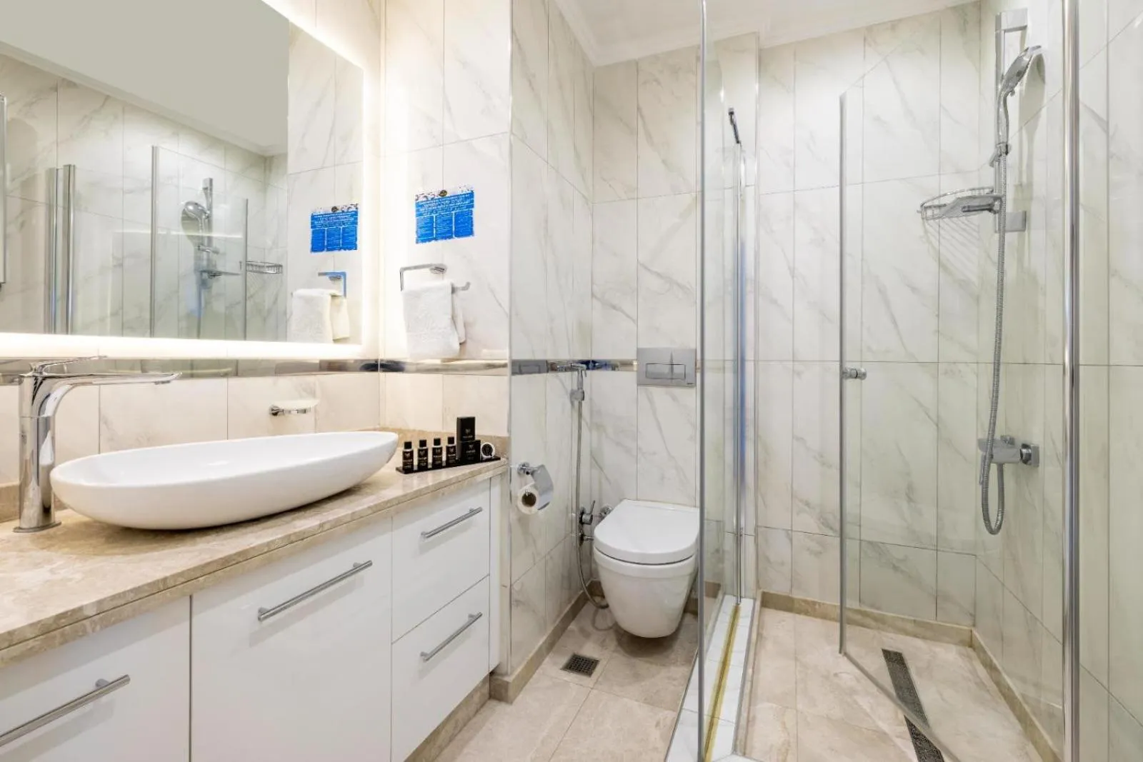 Bathroom in Mayar Residence Hotel