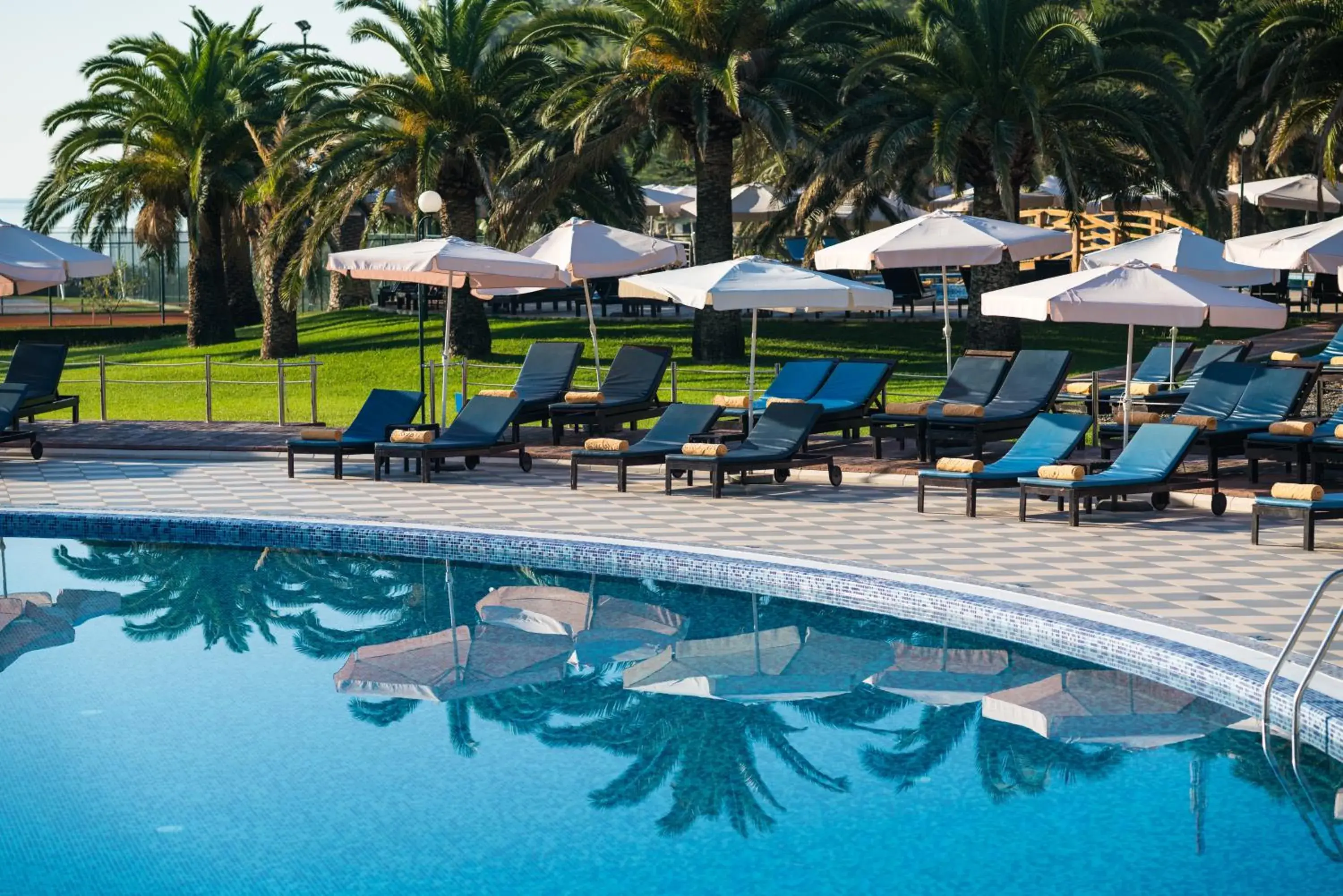 Pool view in Iberostar Waves Bellevue All Inclusive Pool view in Iberostar Waves Bellevue All Inclusive