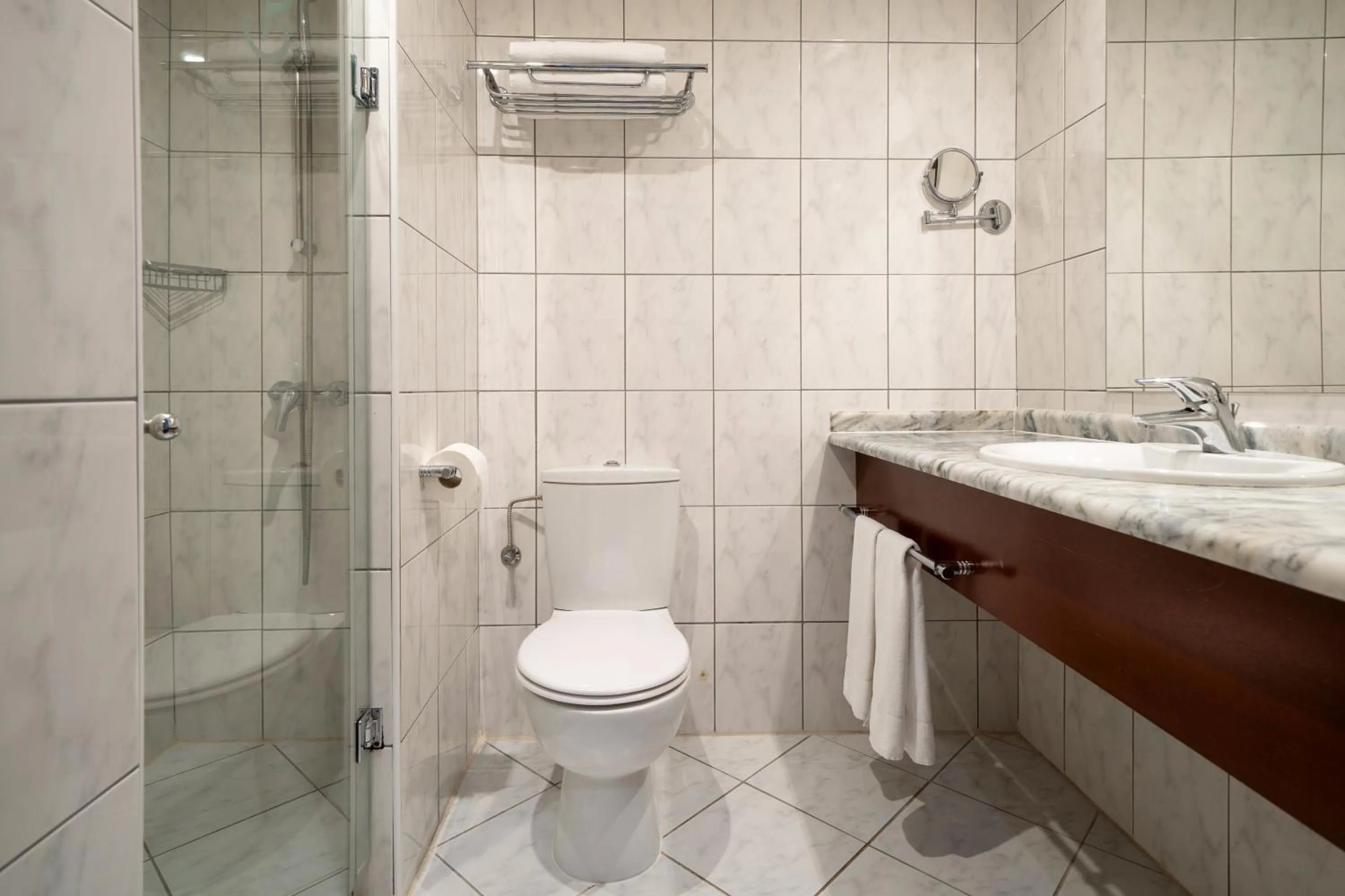 Bathroom in Iberostar Waves Bellevue All Inclusive