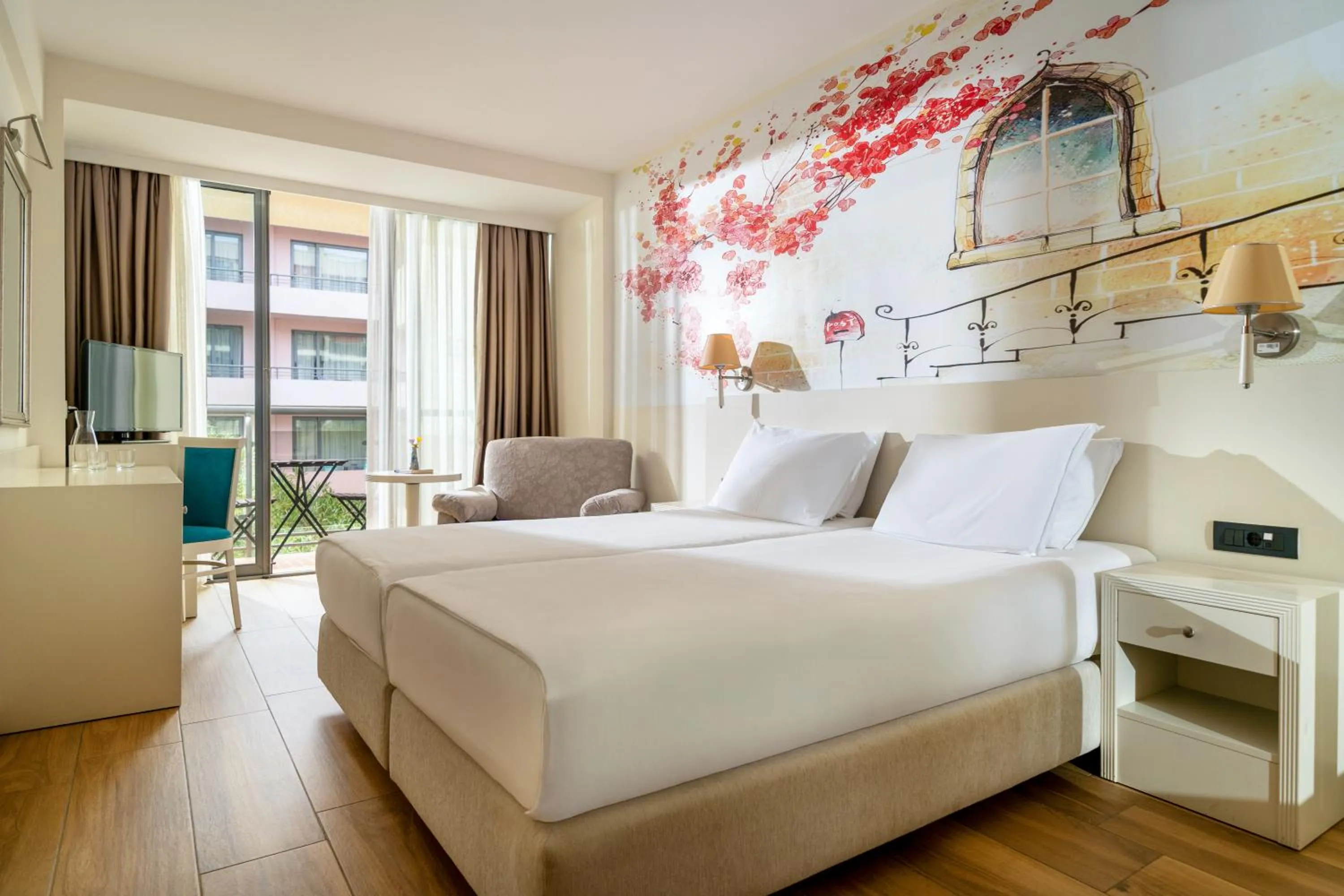 Bedroom, Bed in Iberostar Waves Bellevue All Inclusive