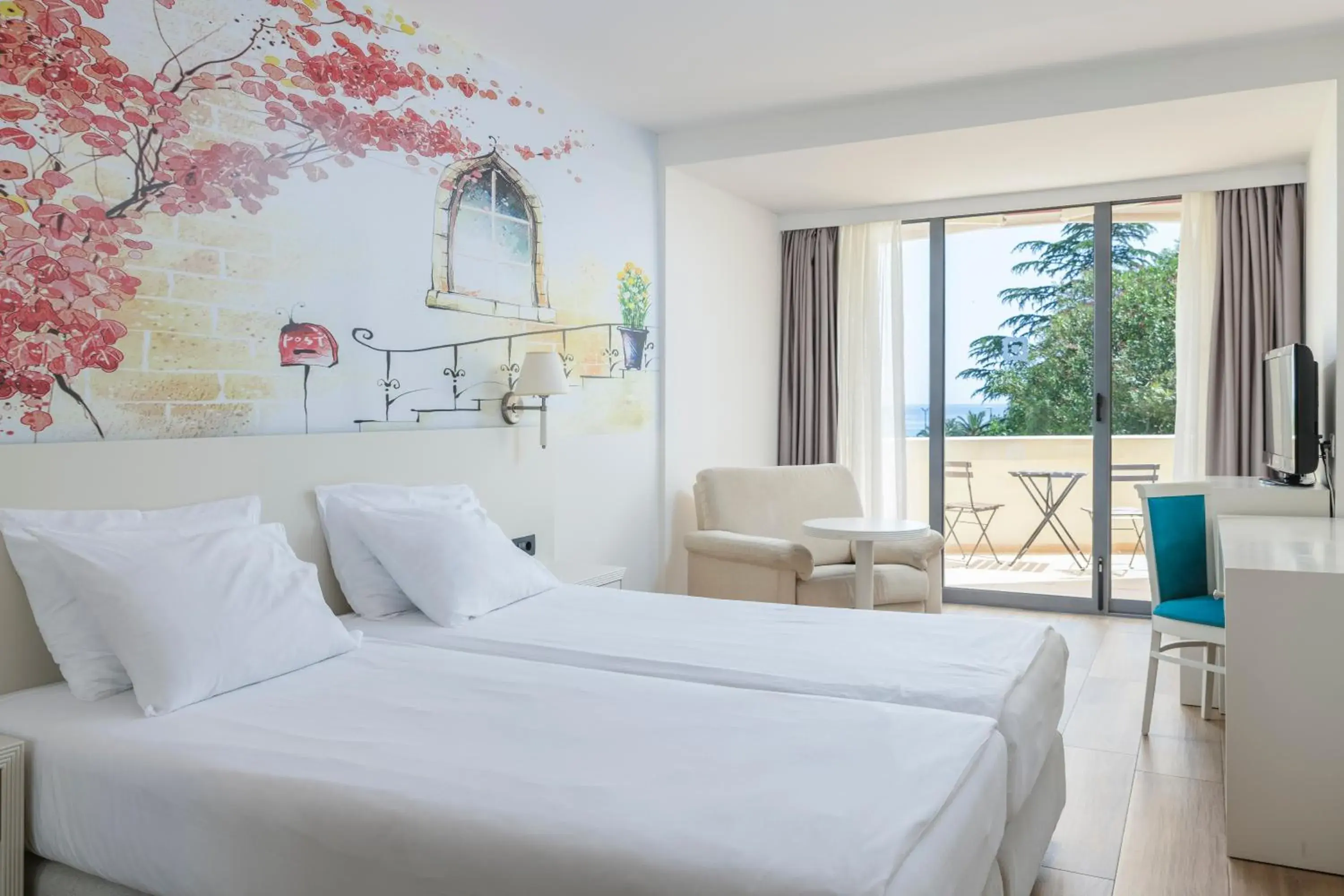 Bedroom, Bed in Iberostar Waves Bellevue All Inclusive Bedroom, Bed in Iberostar Waves Bellevue All Inclusive