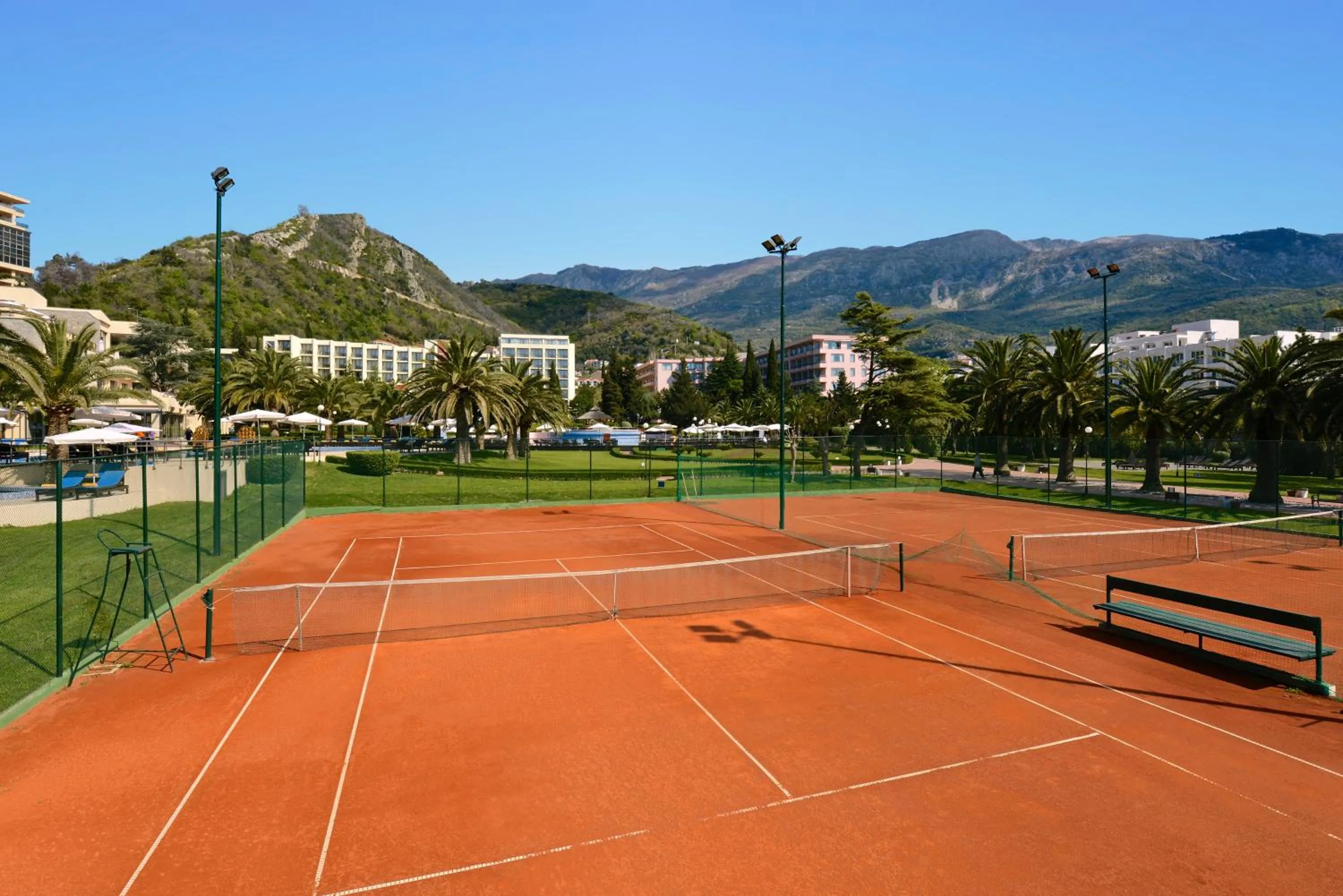 Tennis court in Iberostar Waves Bellevue All Inclusive