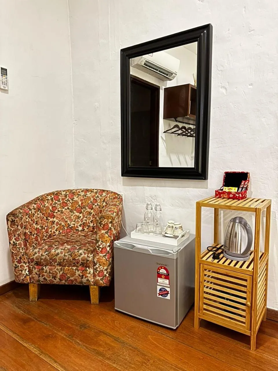 Coffee/tea facilities in 19th Century Boutique Hotel