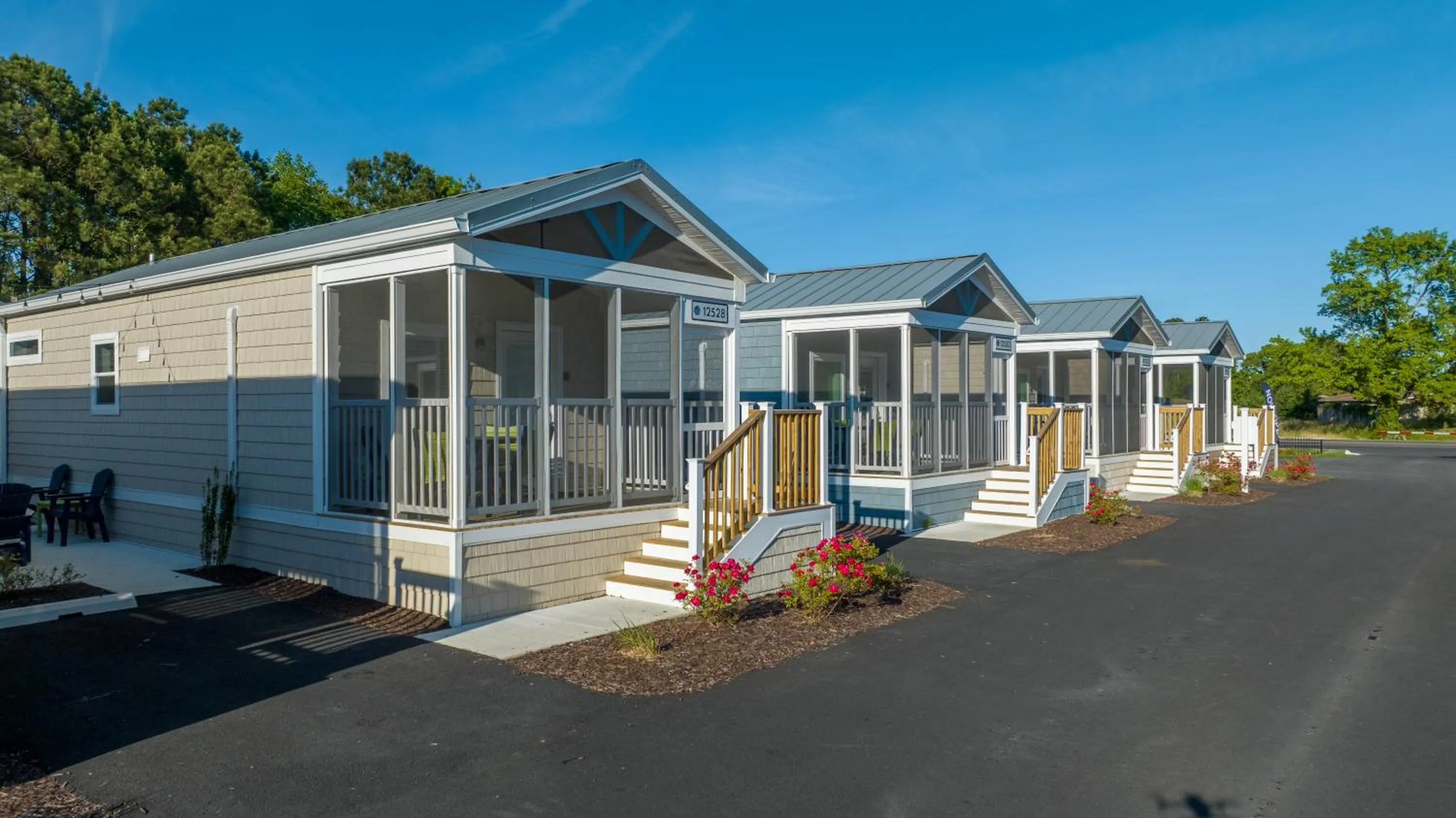 Property building in Shore Point Cottages