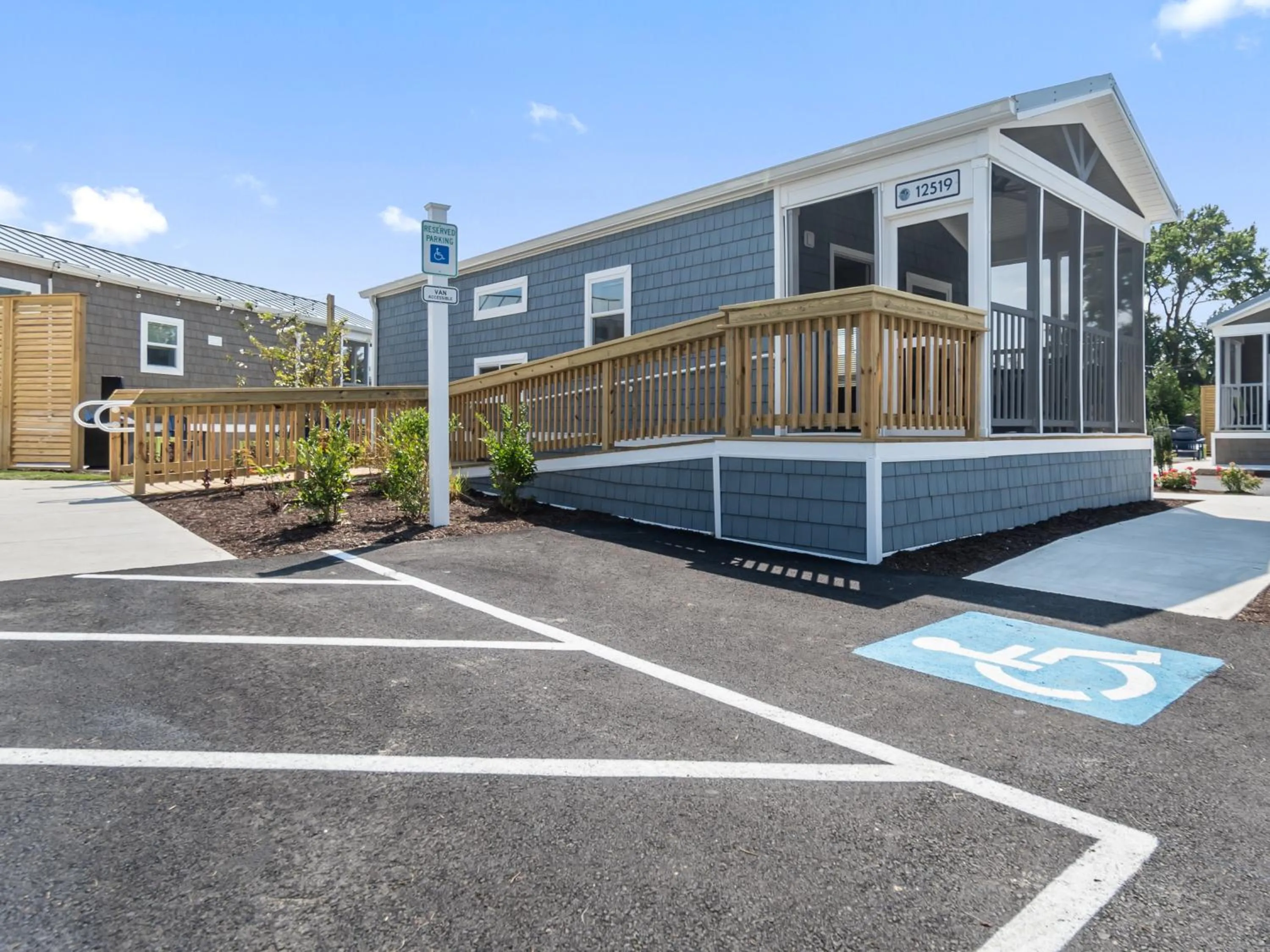 Parking in Shore Point Cottages