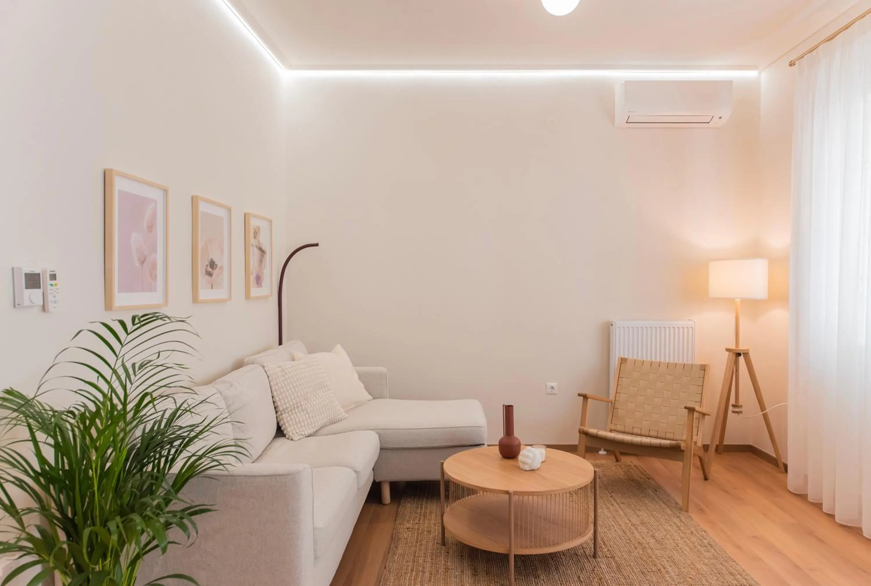 Living room in White Lotus by halu! Apartments