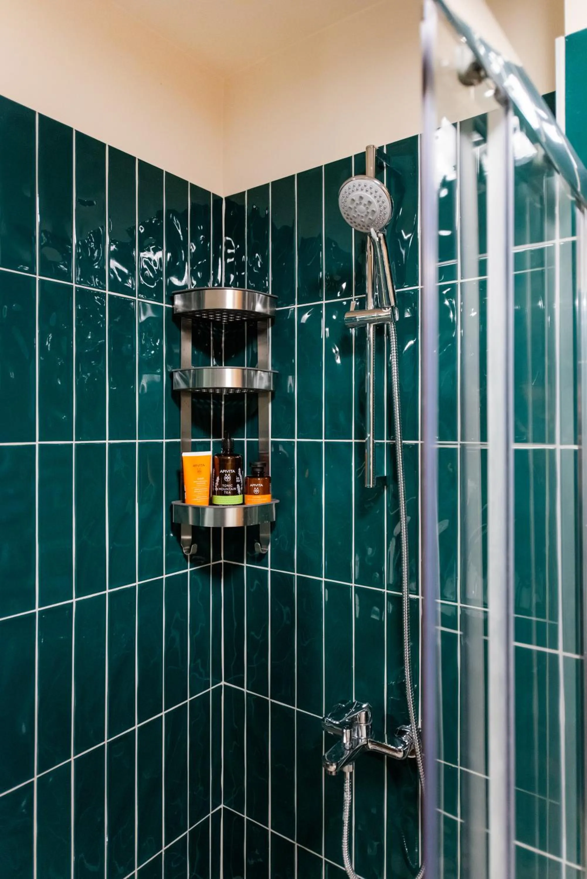 Shower in White Lotus by halu! Apartments