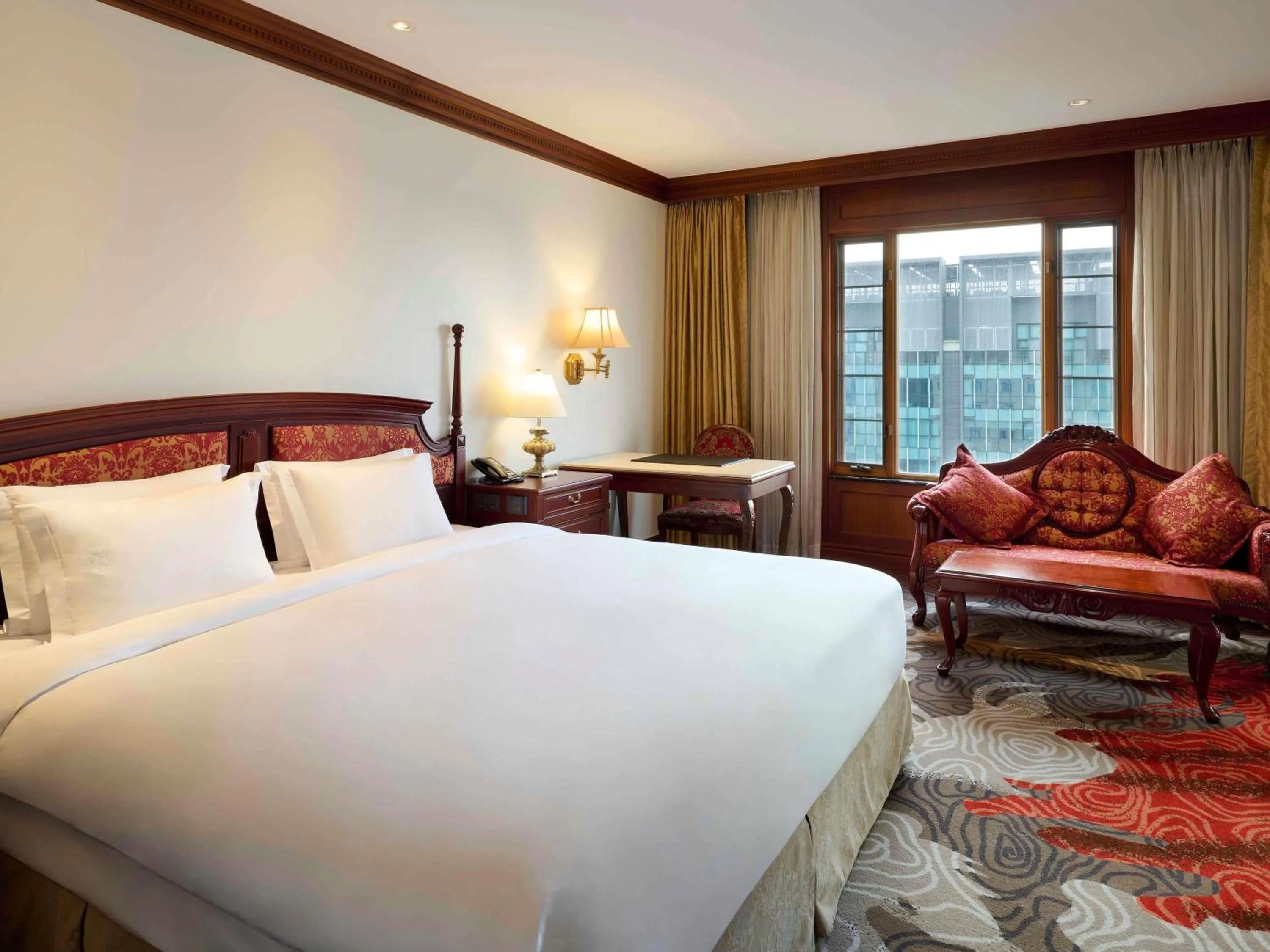 Bedroom, Bed in Grand Mercure Imperial Palace Seoul Gangnam