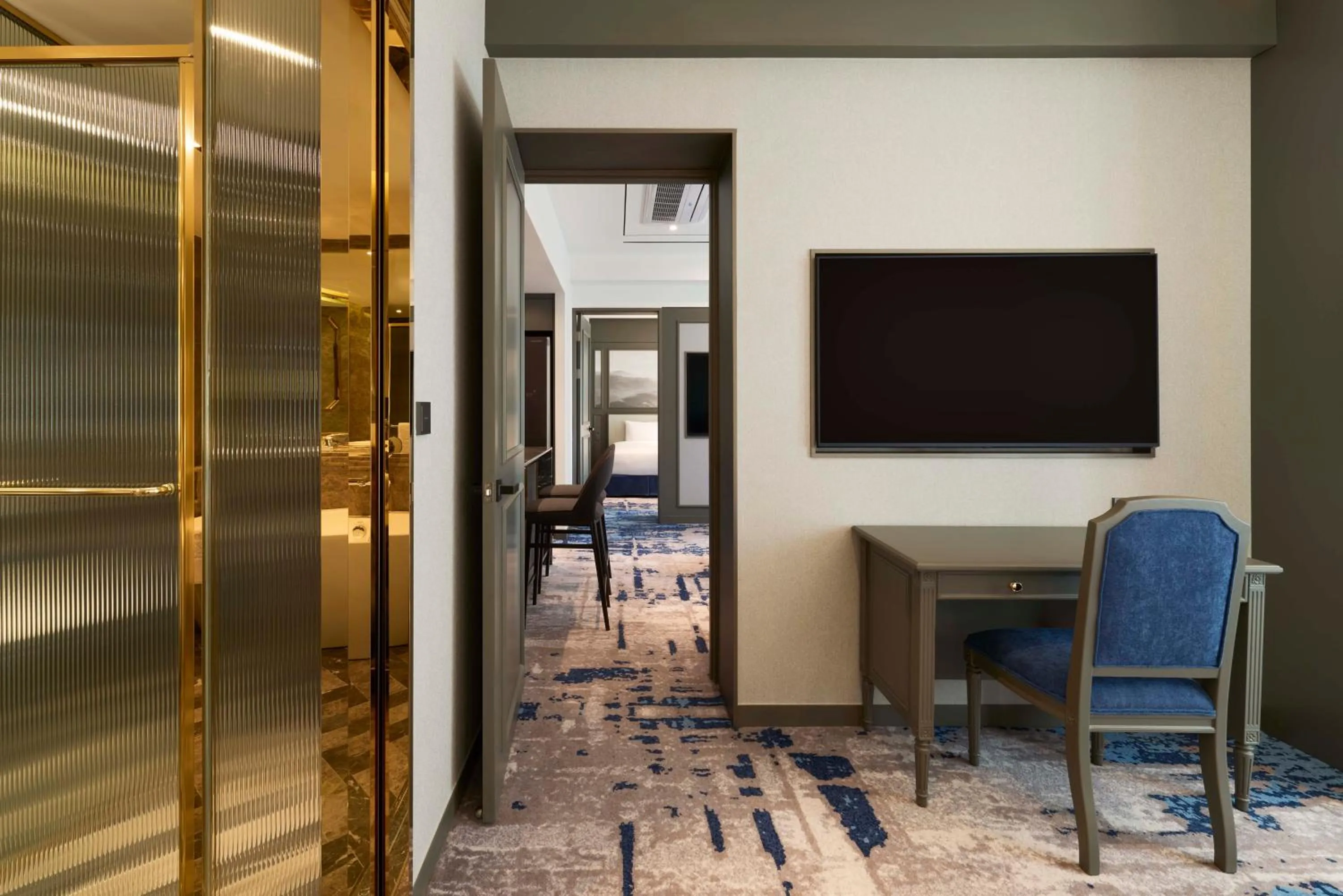 TV and multimedia in Grand Mercure Imperial Palace Seoul Gangnam