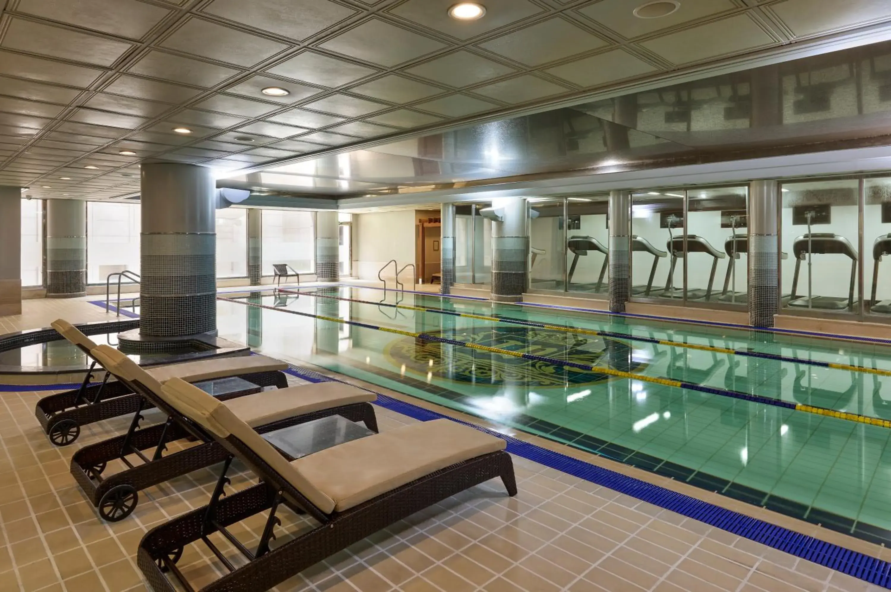 Swimming pool in Grand Mercure Imperial Palace Seoul Gangnam Swimming pool in Grand Mercure Imperial Palace Seoul Gangnam
