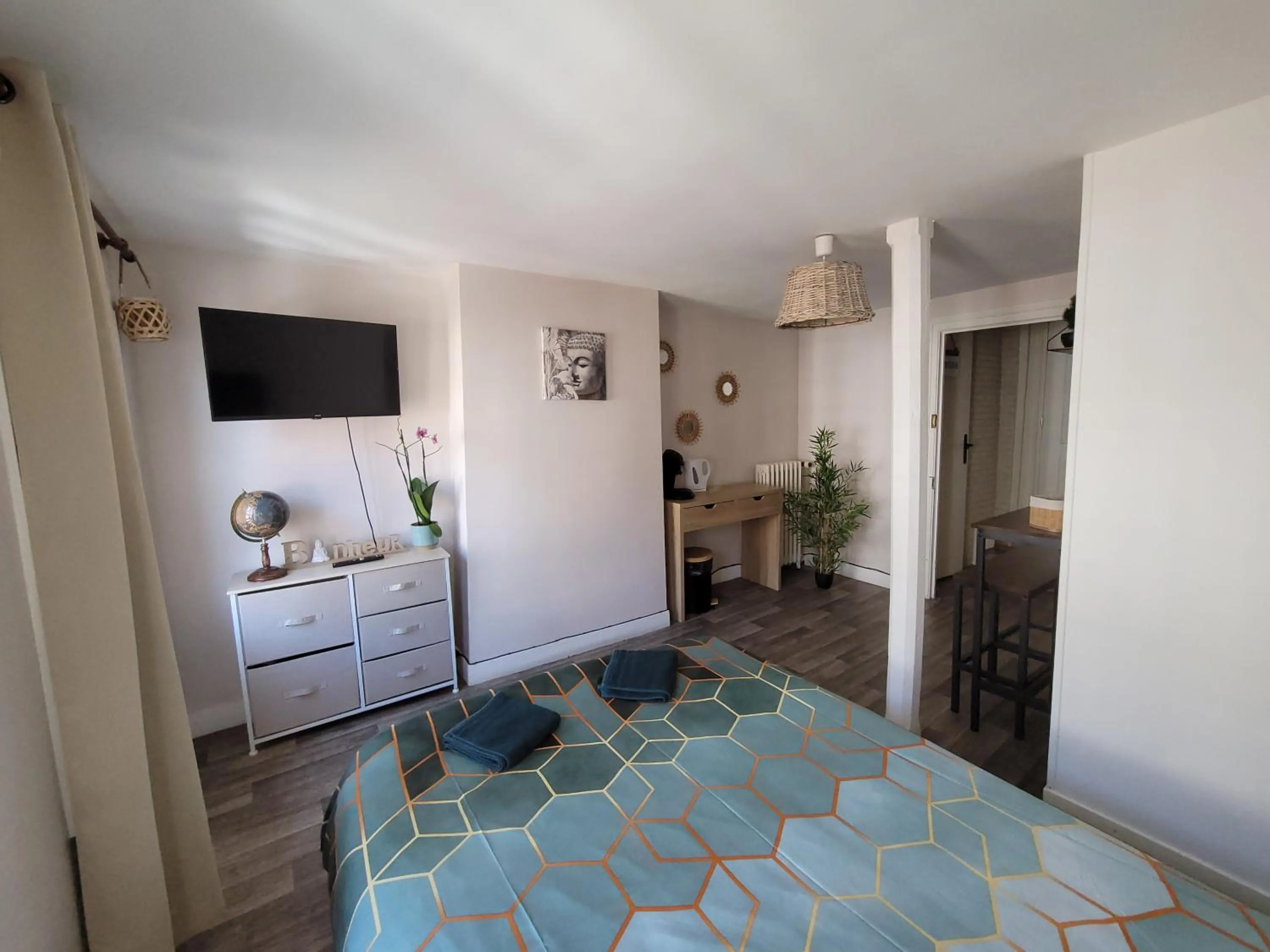 Photo of the whole room, Bed in Chambre indépendante Au Relais Normand