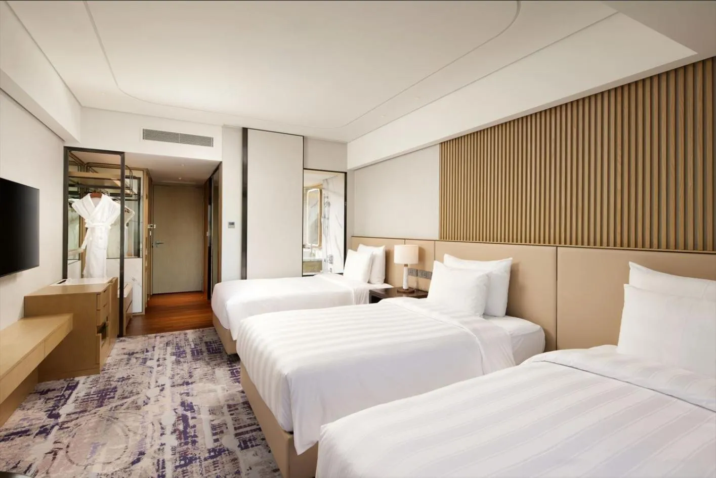 Bedroom, Bed in Lotte Hotel World