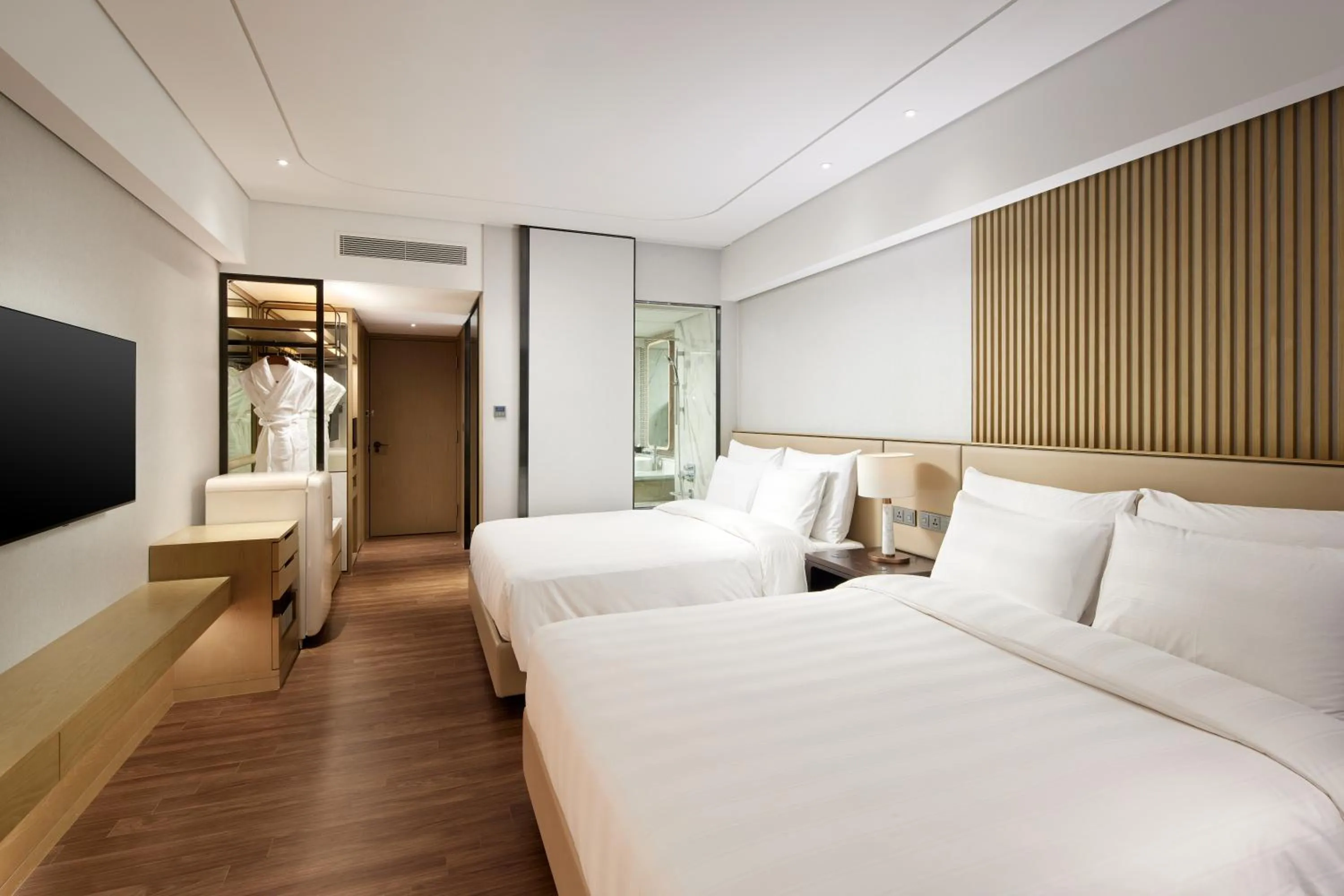 Bedroom, Bed in Lotte Hotel World