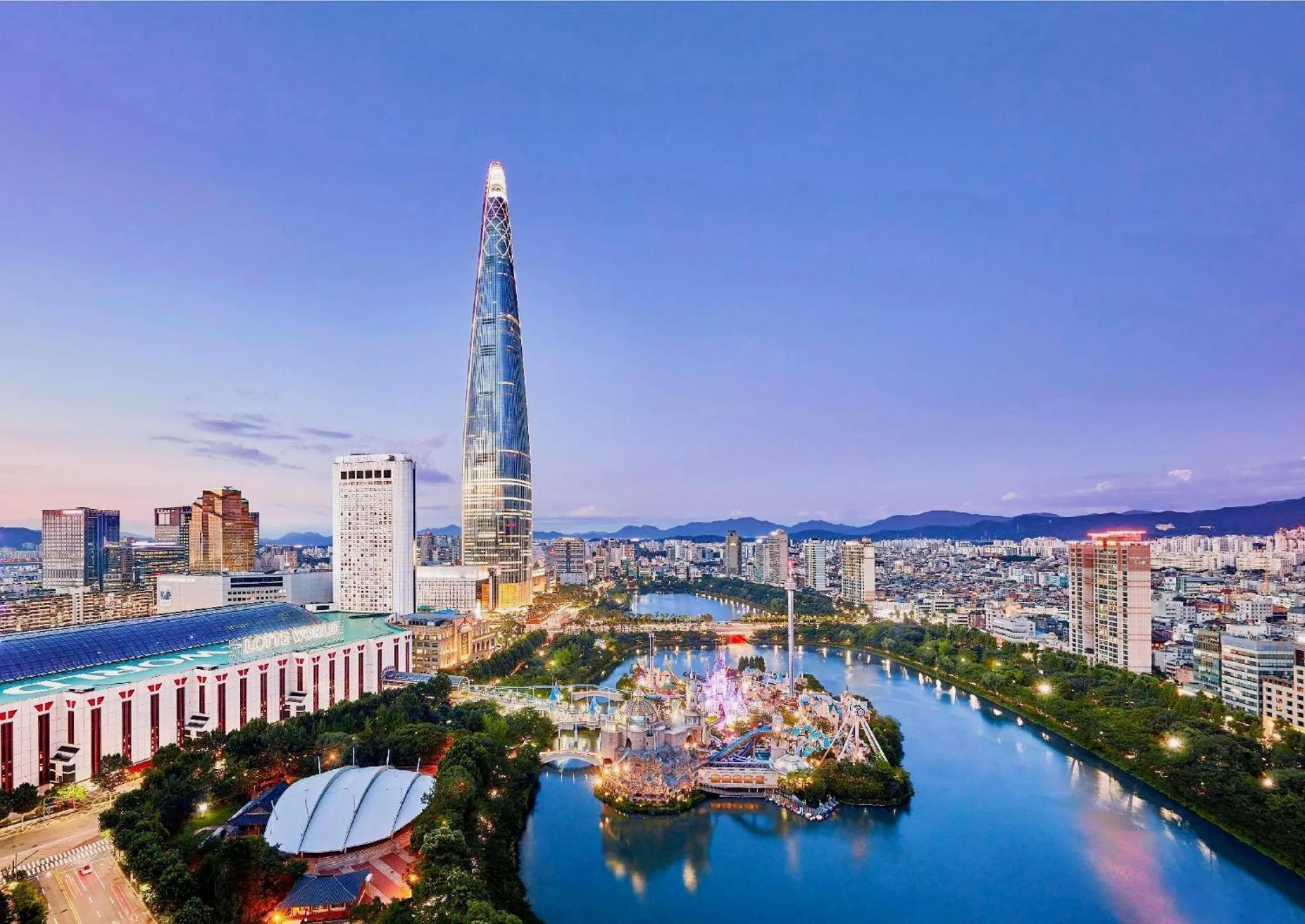 Landmark view in Lotte Hotel World