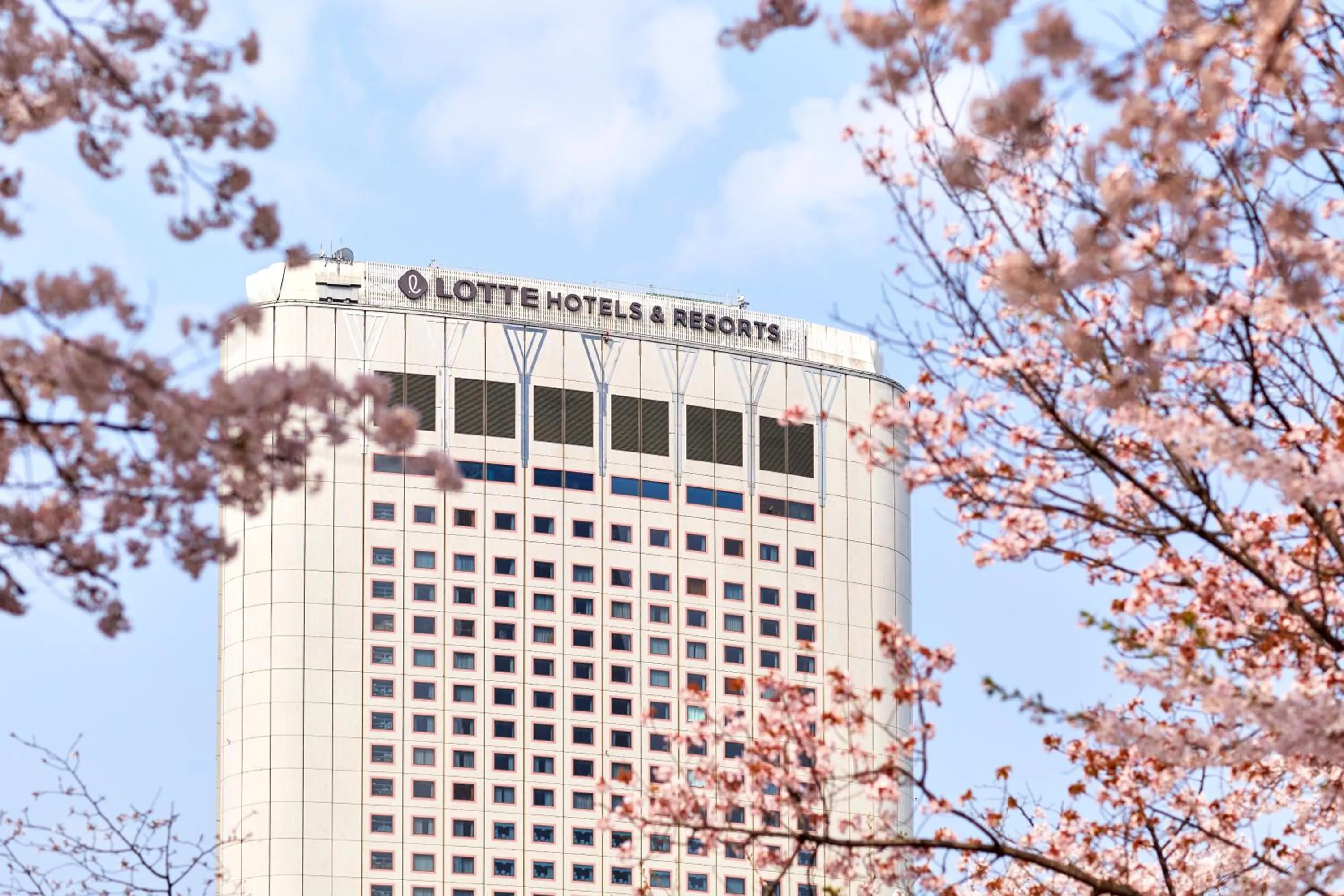 Property building in Lotte Hotel World