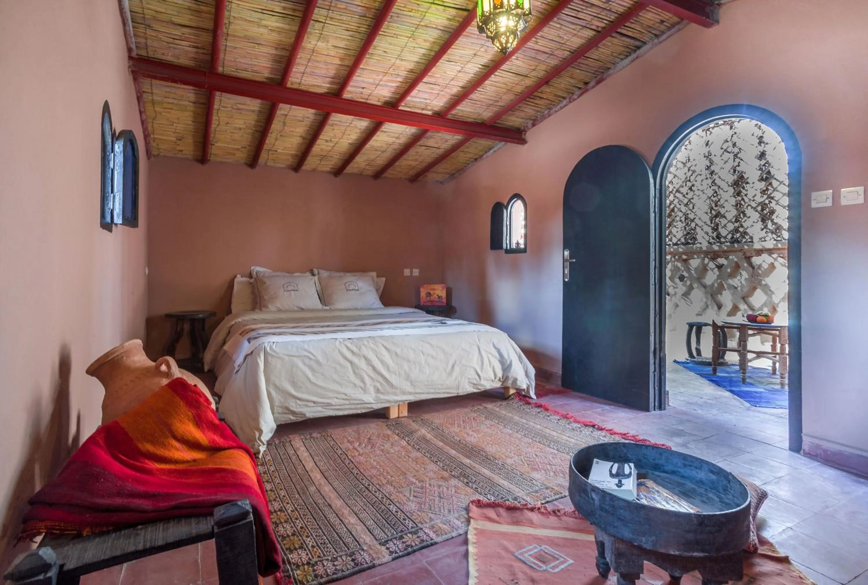 Decorative detail, Bed in Chez Le Pacha - Authentic Sahara Hotel Mhamid