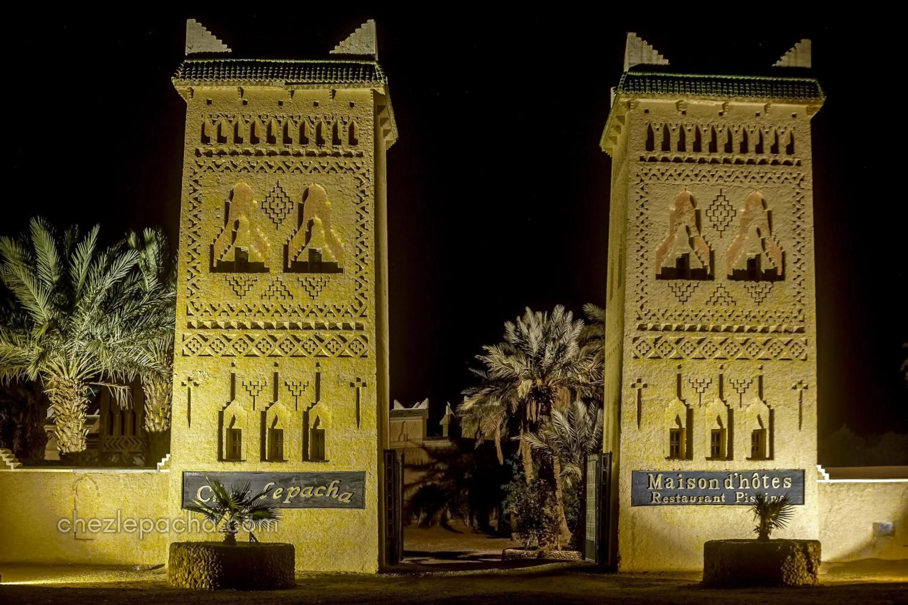 Facade/entrance in Chez Le Pacha - Authentic Sahara Hotel Mhamid