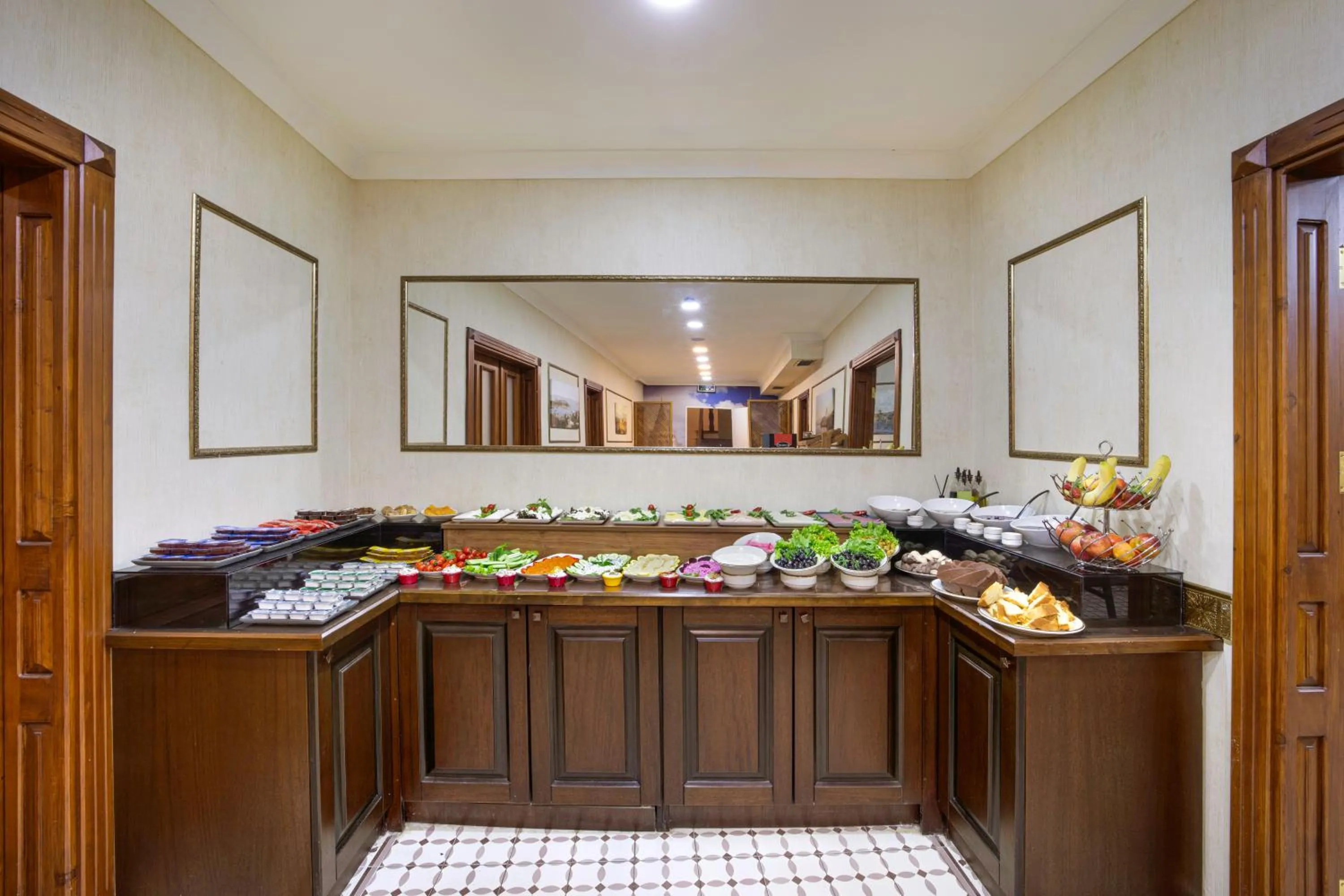 Breakfast in Bender Hotel