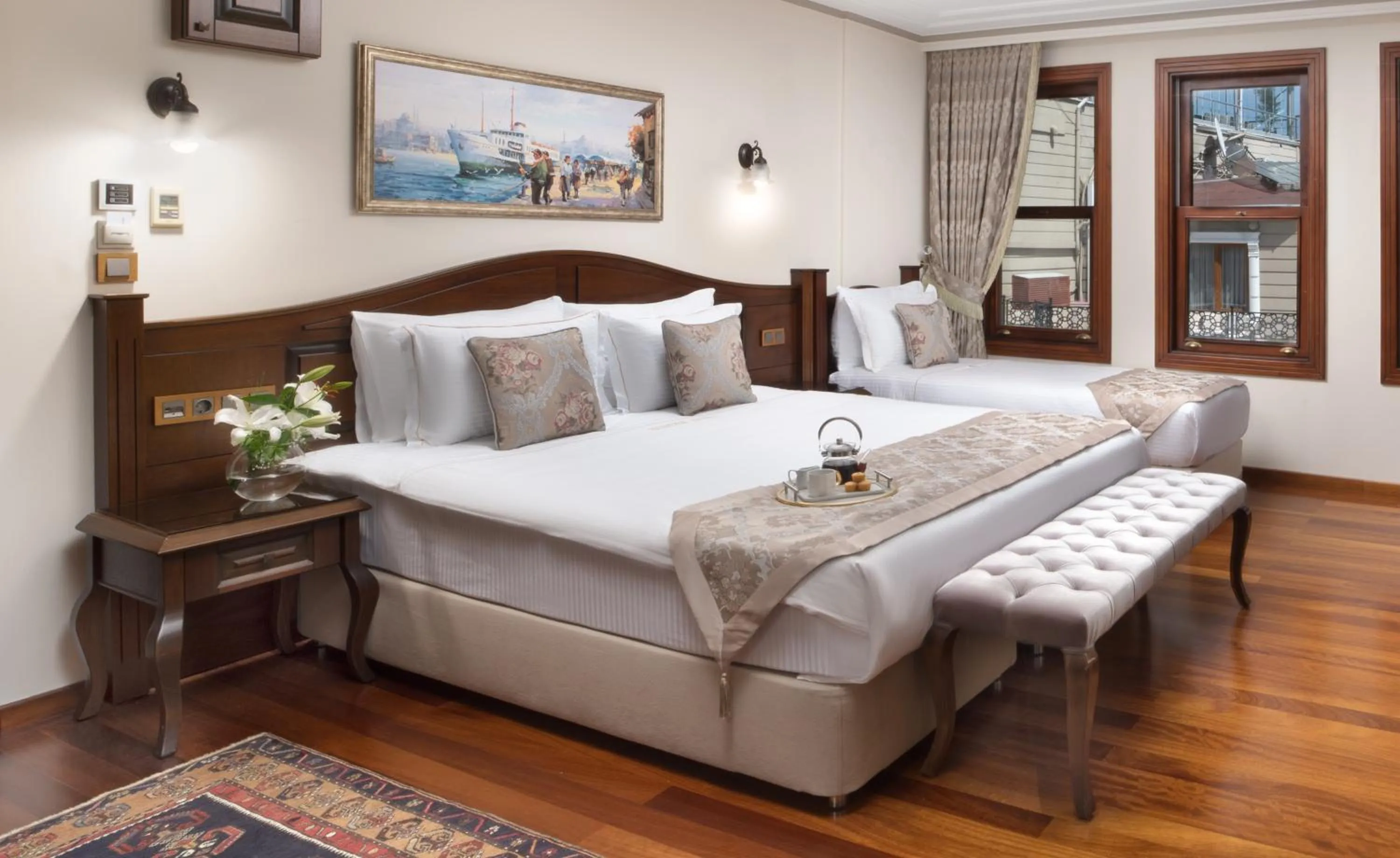 Massage, Bed in Bender Hotel