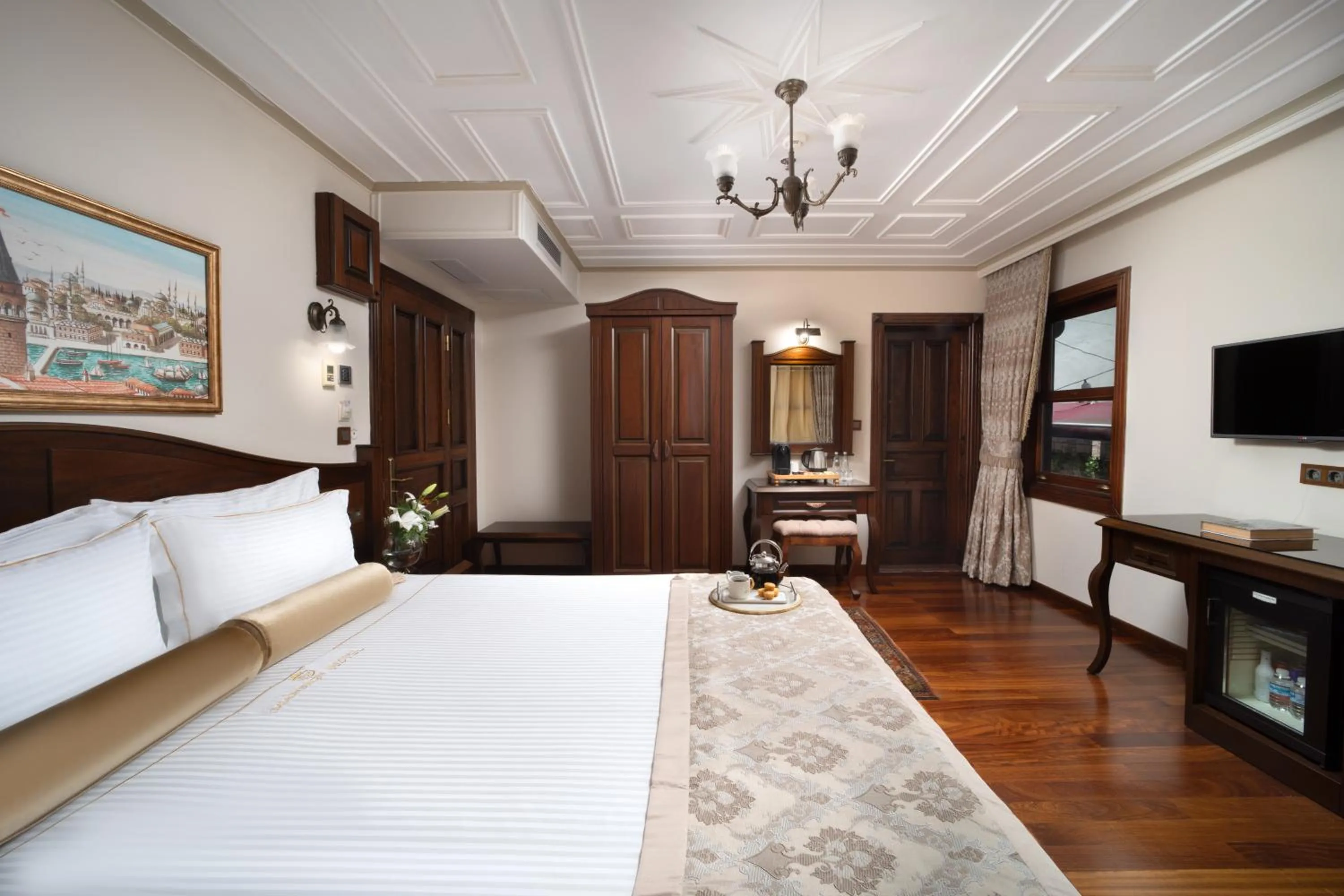 Massage, Bed in Bender Hotel