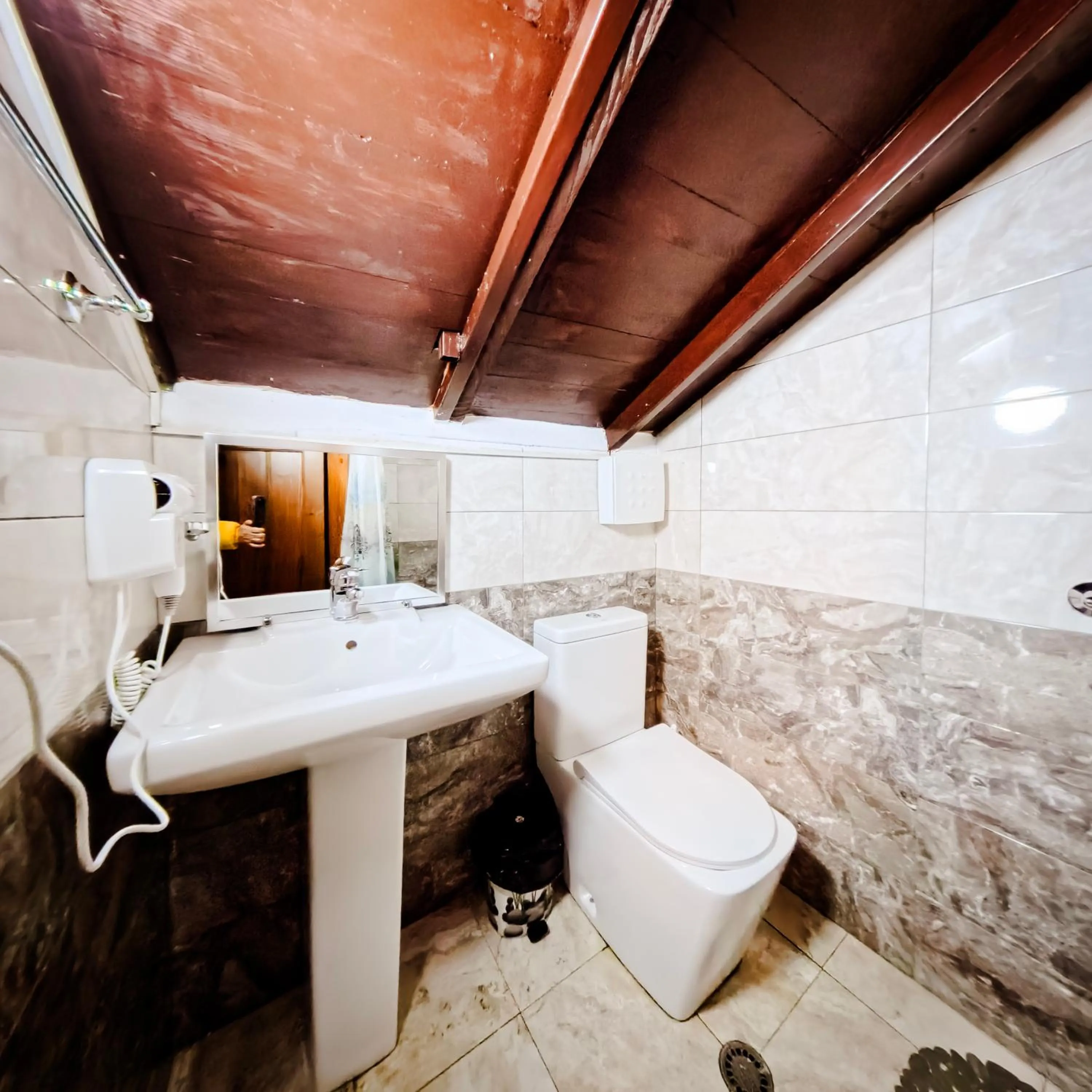 Toilet in Hotel Gorica - UNESCO quarter