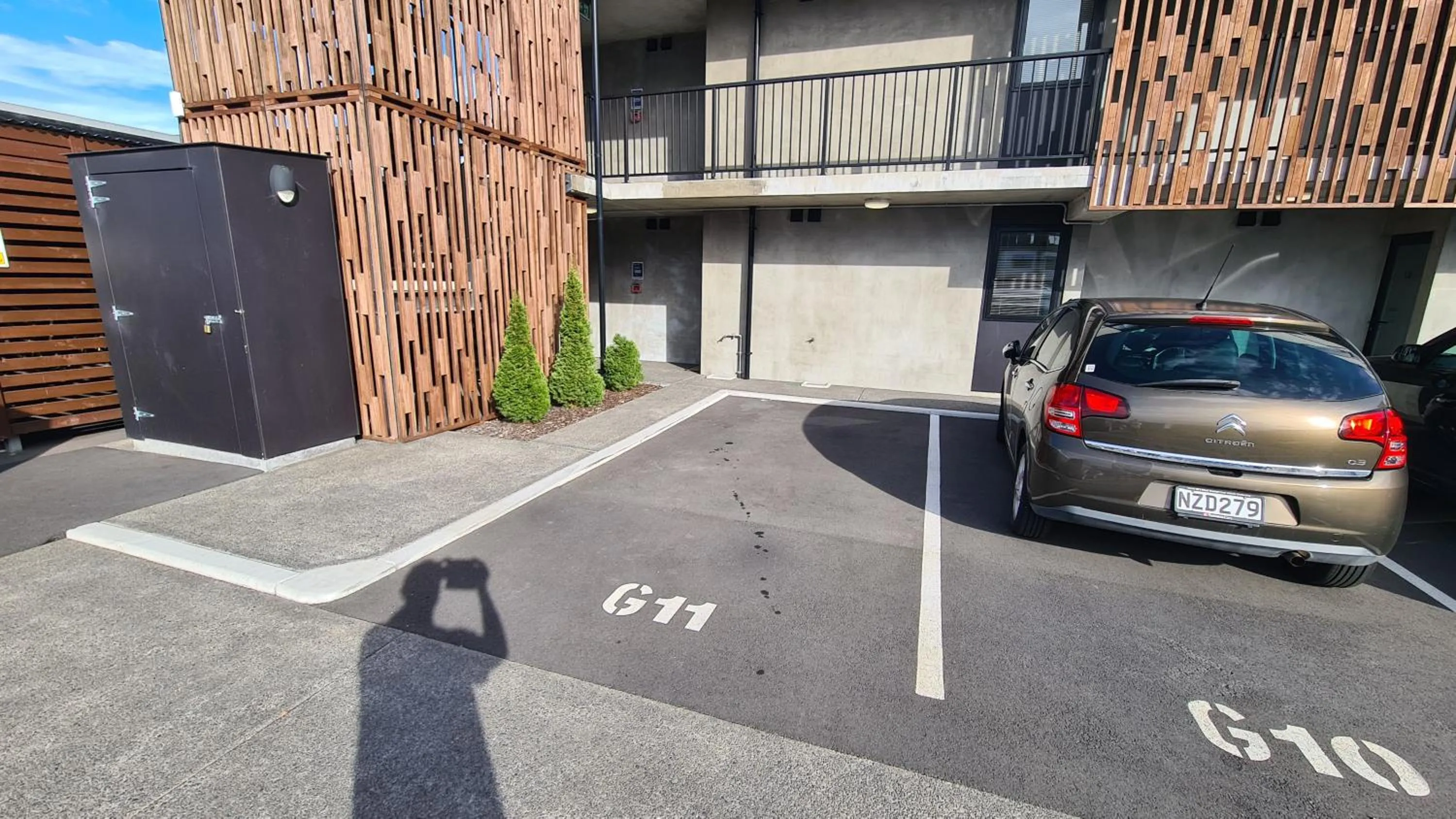 Parking in 1 Bedroom City Base with Free Car Park