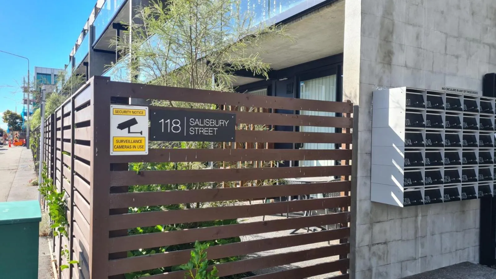 Property building in 1 Bedroom City Base with Free Car Park