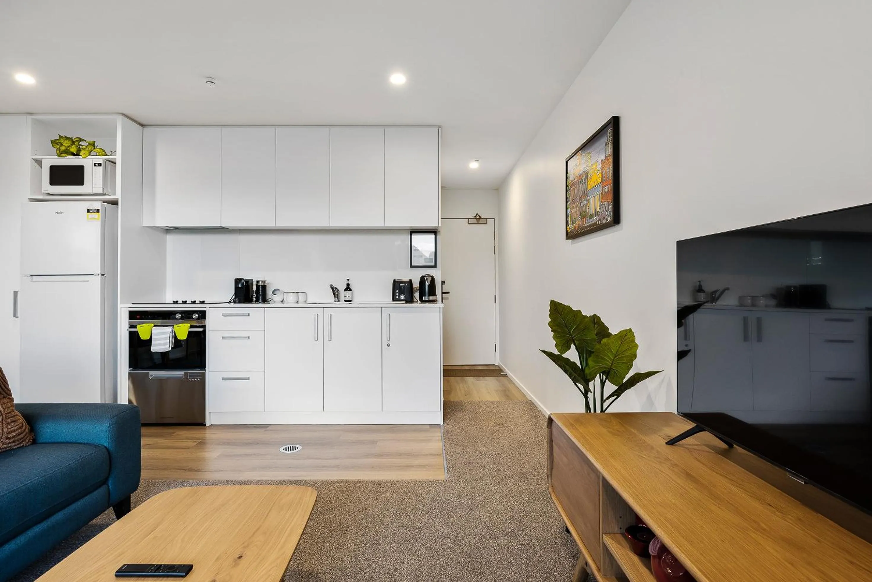 TV and multimedia in 1 Bedroom City Base with Free Car Park