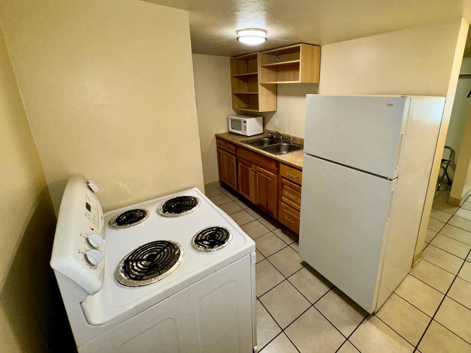 Kitchen or kitchenette in Big Chile Inn & Suites