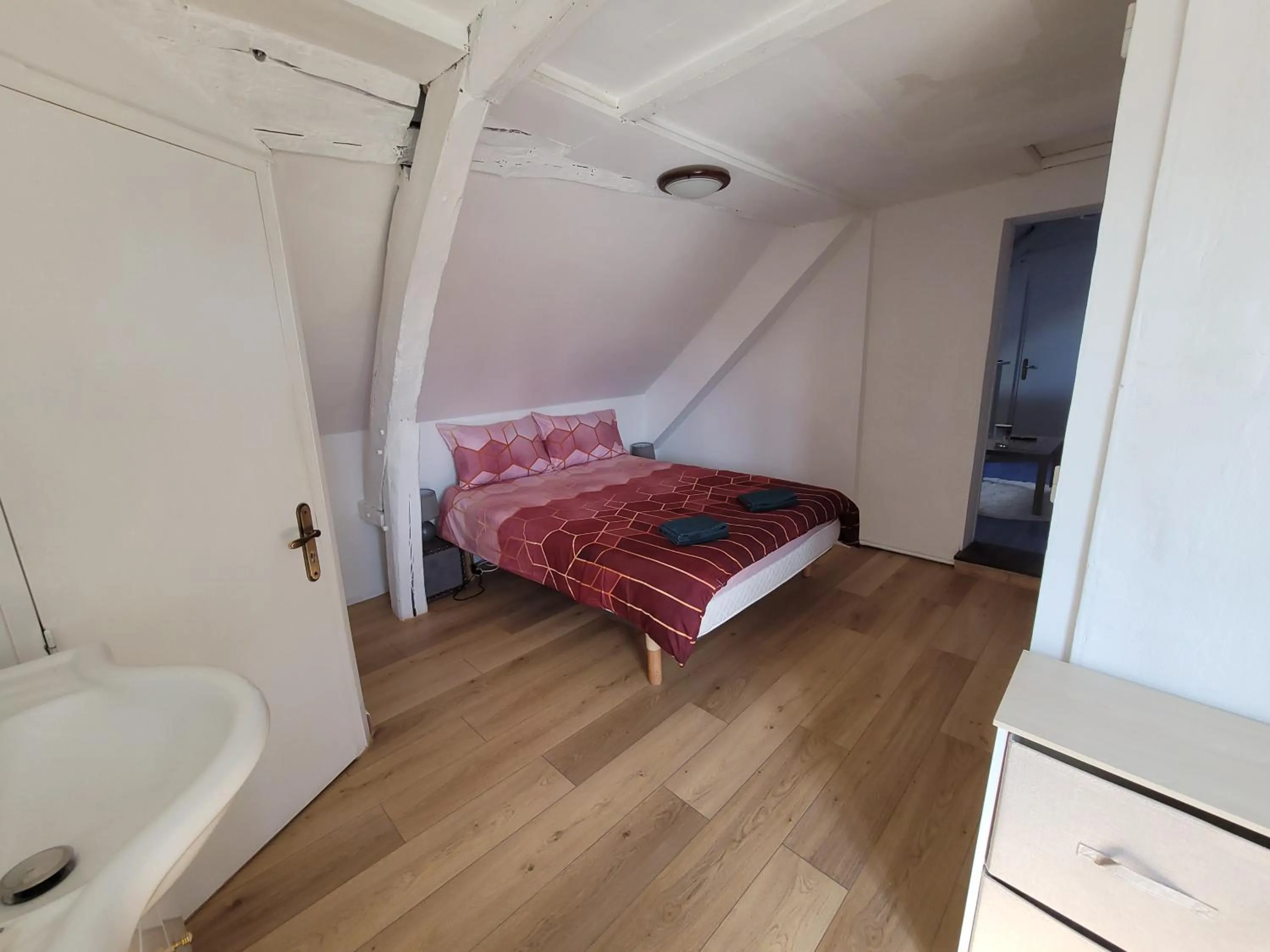 Photo of the whole room, Bed in Logement 2 pièces Au Relais Normand