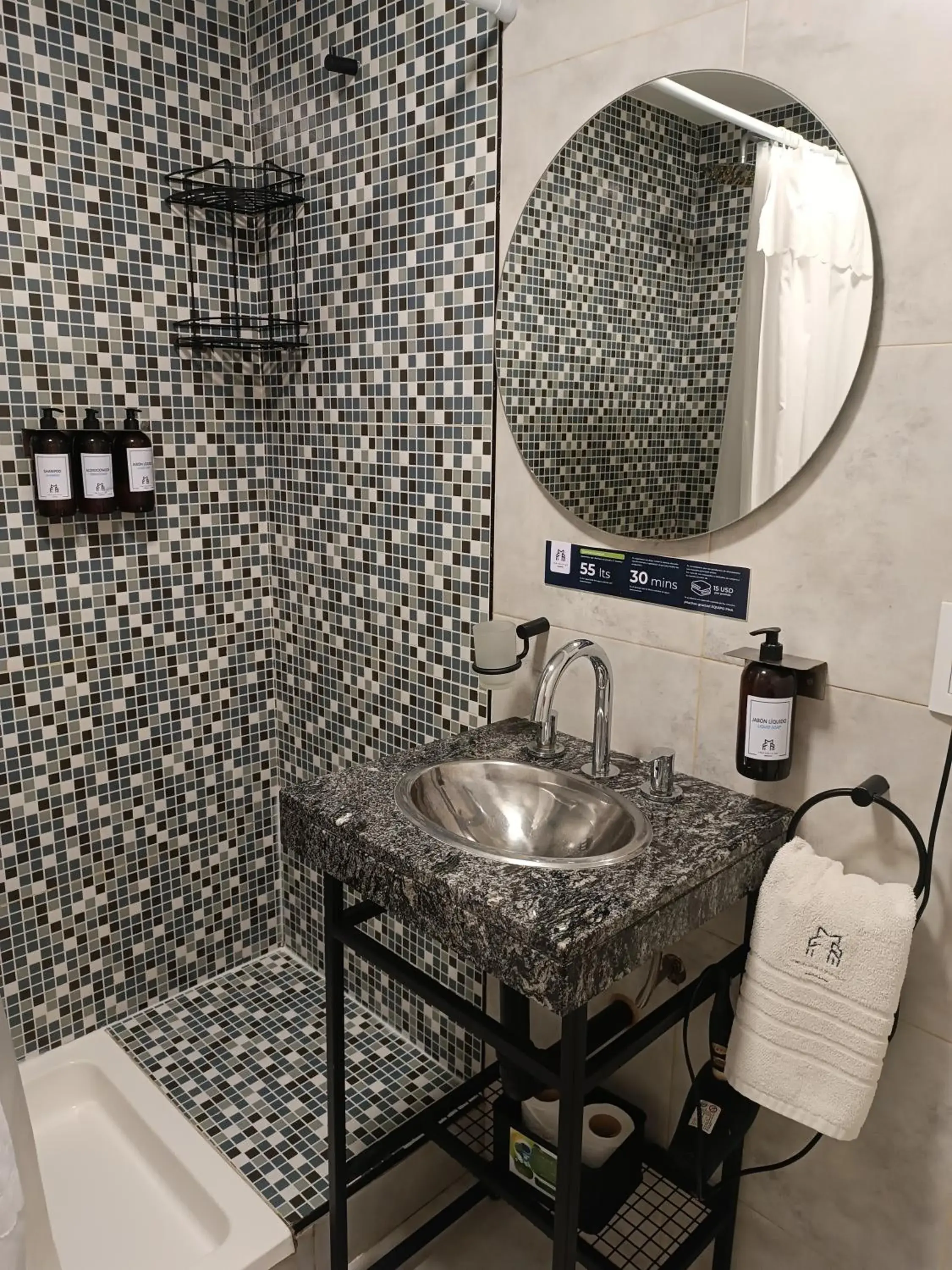 Quadruple Room with Terrace in Distrito A FMA-Coliving Quadruple Room with Terrace in Distrito A FMA-Coliving