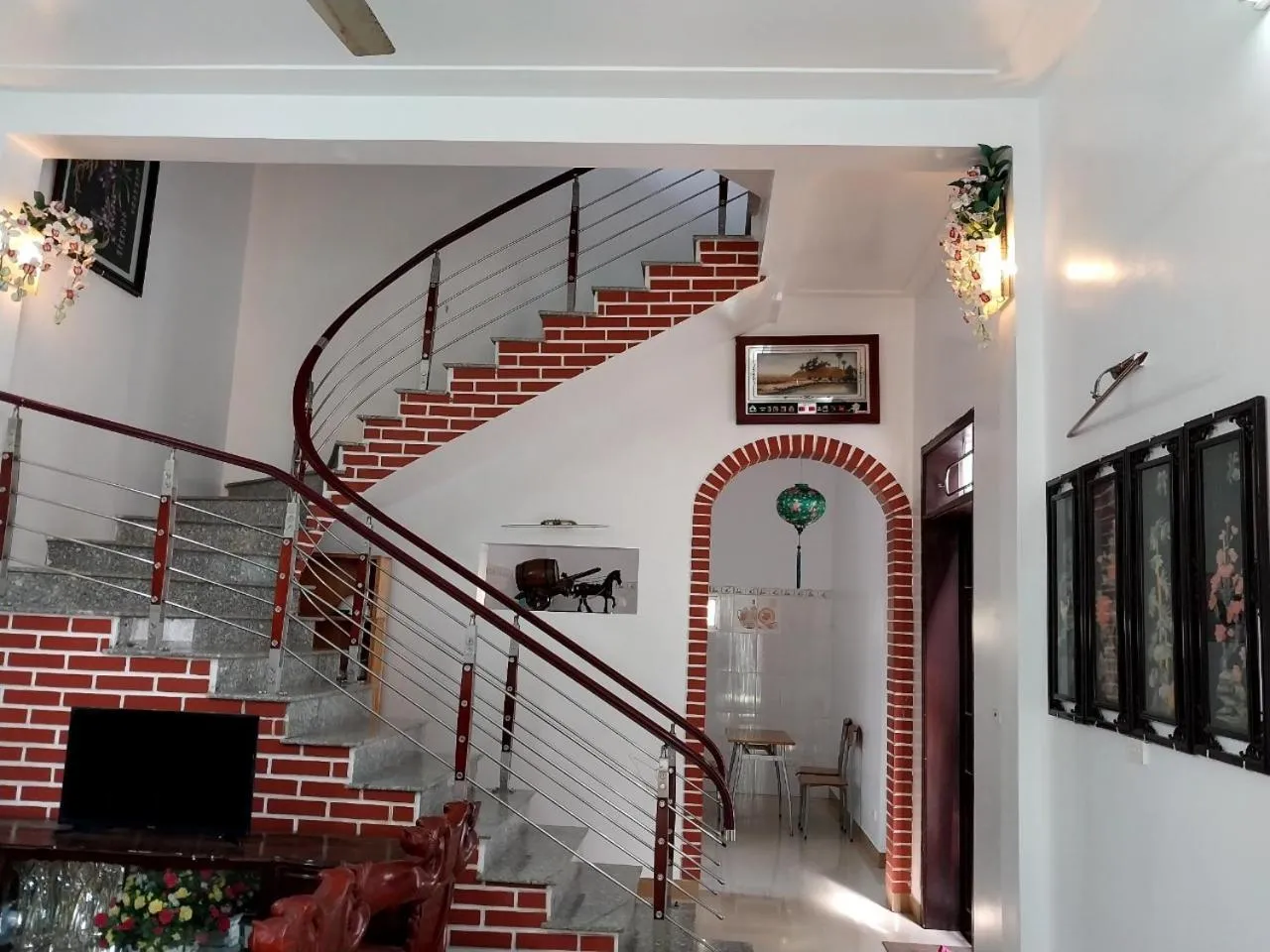 Communal lounge/ TV room in Nha Xanh Homestay