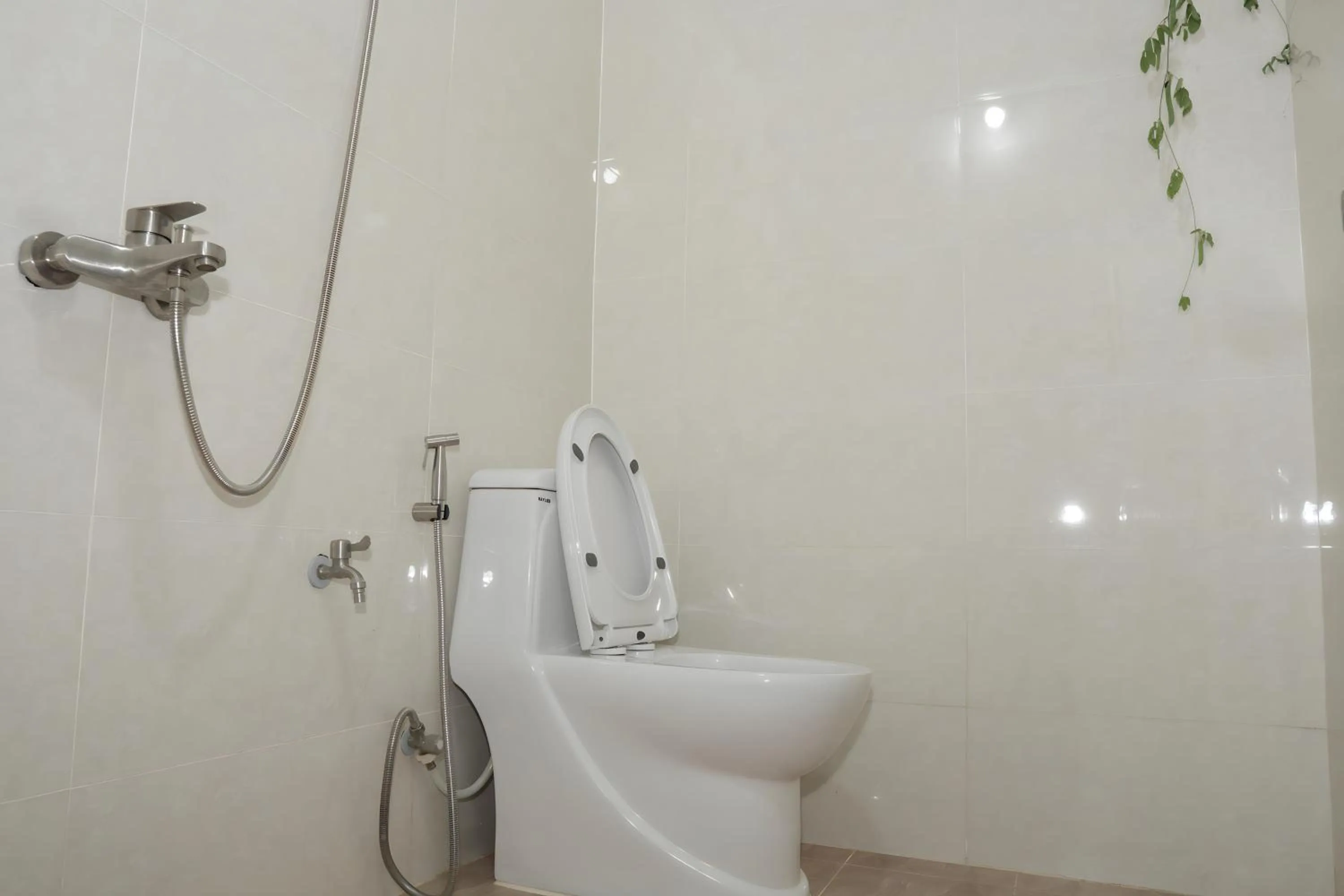 Toilet in Nhà Nghỉ Vườn Oải Hương LAVENDER GARDEN GUEST HOUSE