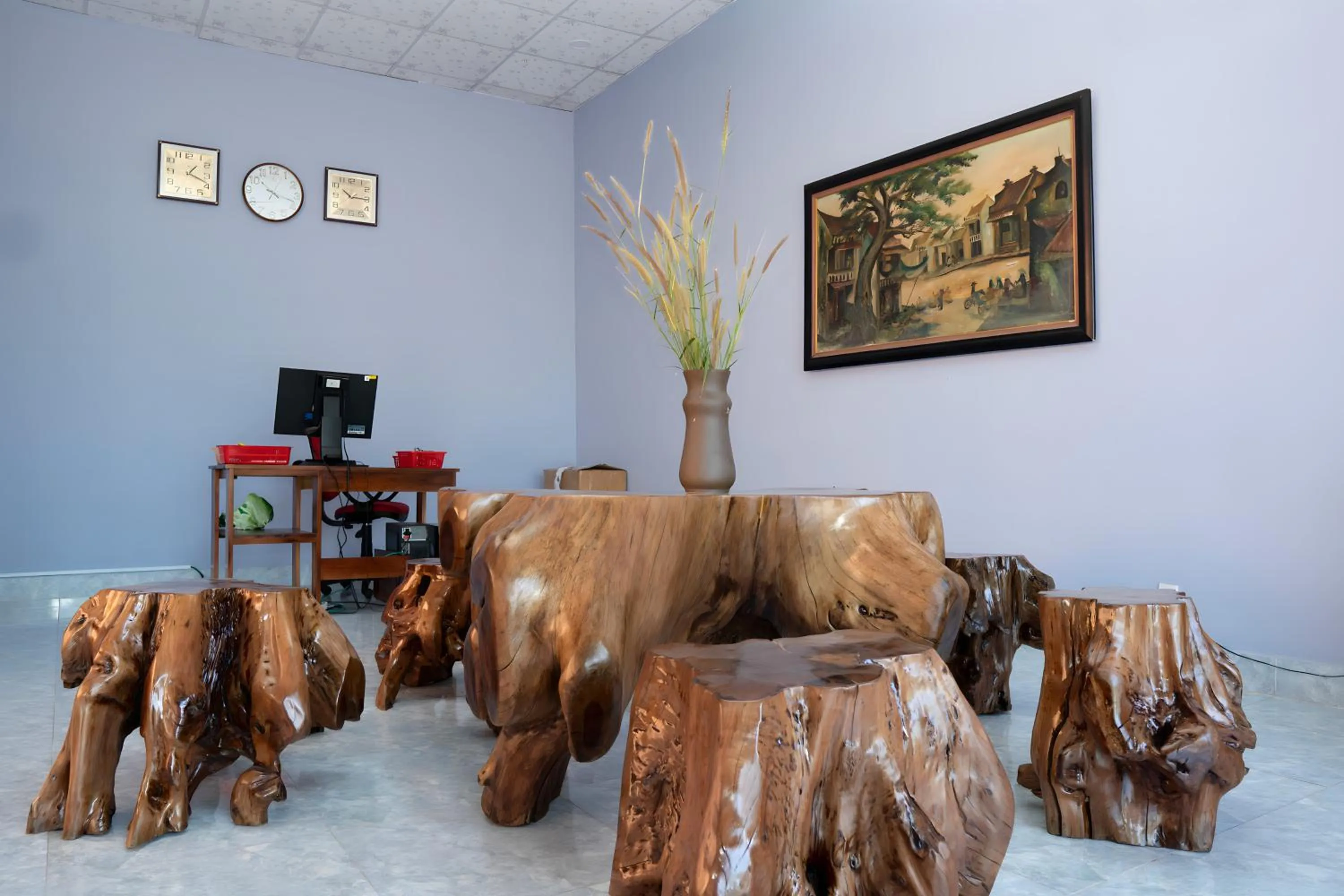 Staff in Nhà Nghỉ Vườn Oải Hương LAVENDER GARDEN GUEST HOUSE