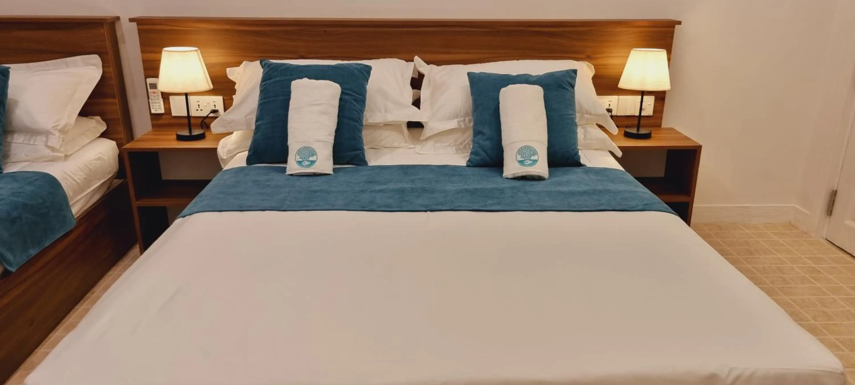 Bed in Vaagali Inn