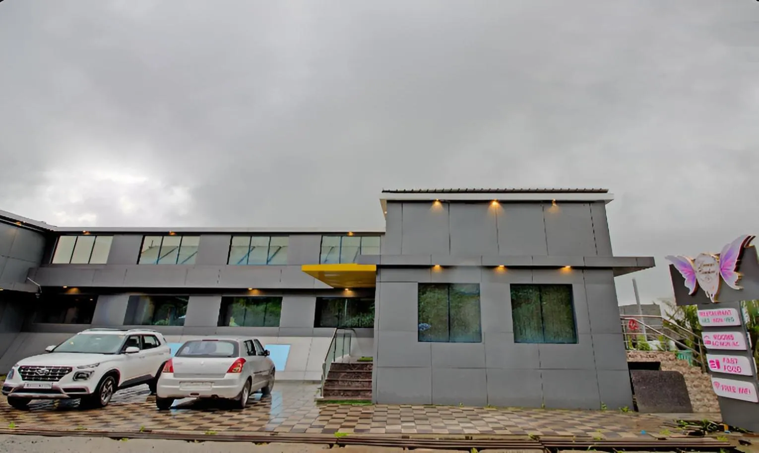 Parking in Treebo Kaizen, 3 Kms From Paragliding