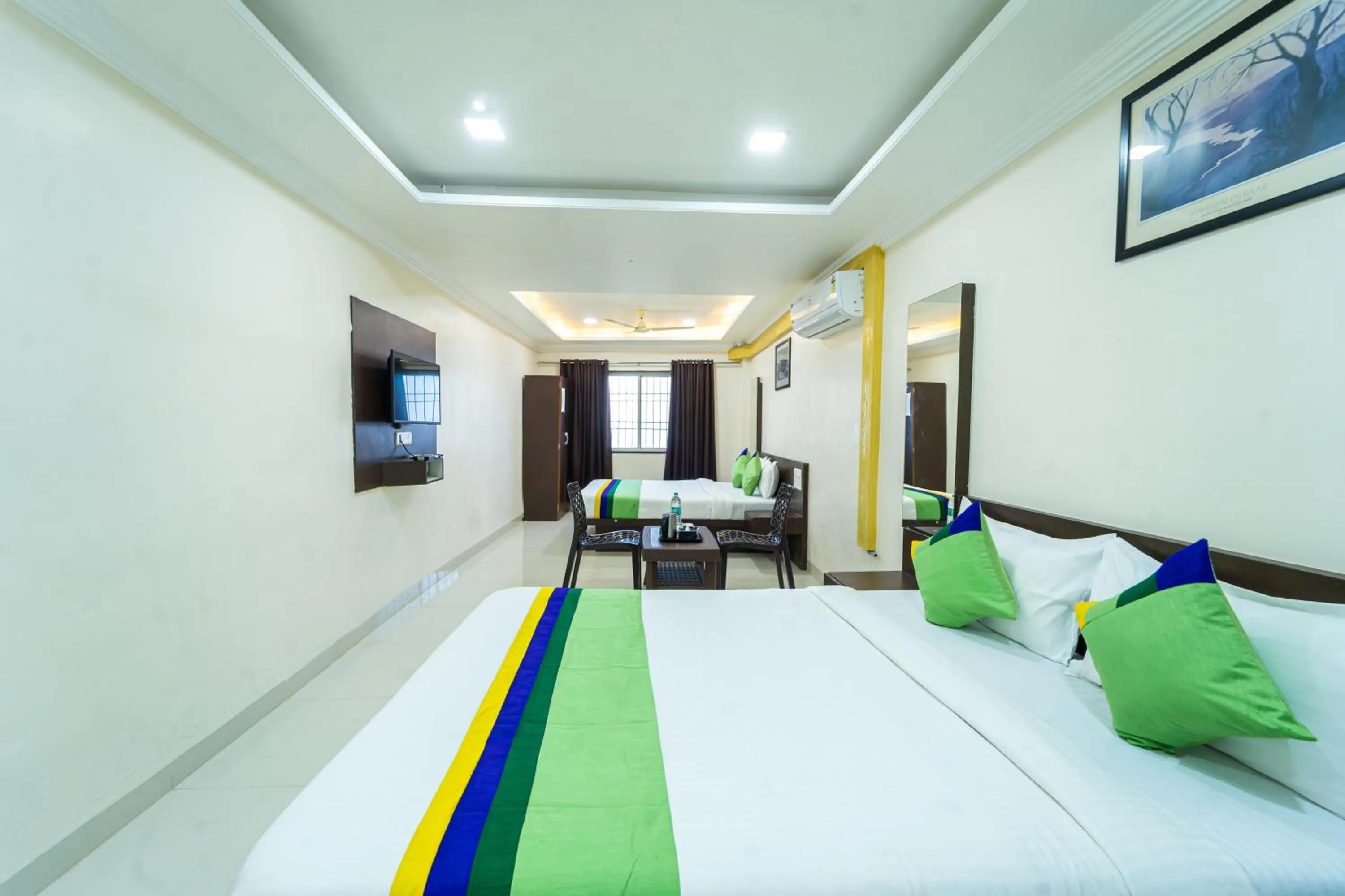 Bedroom, Bed in Treebo Kaizen, 3 Kms From Paragliding