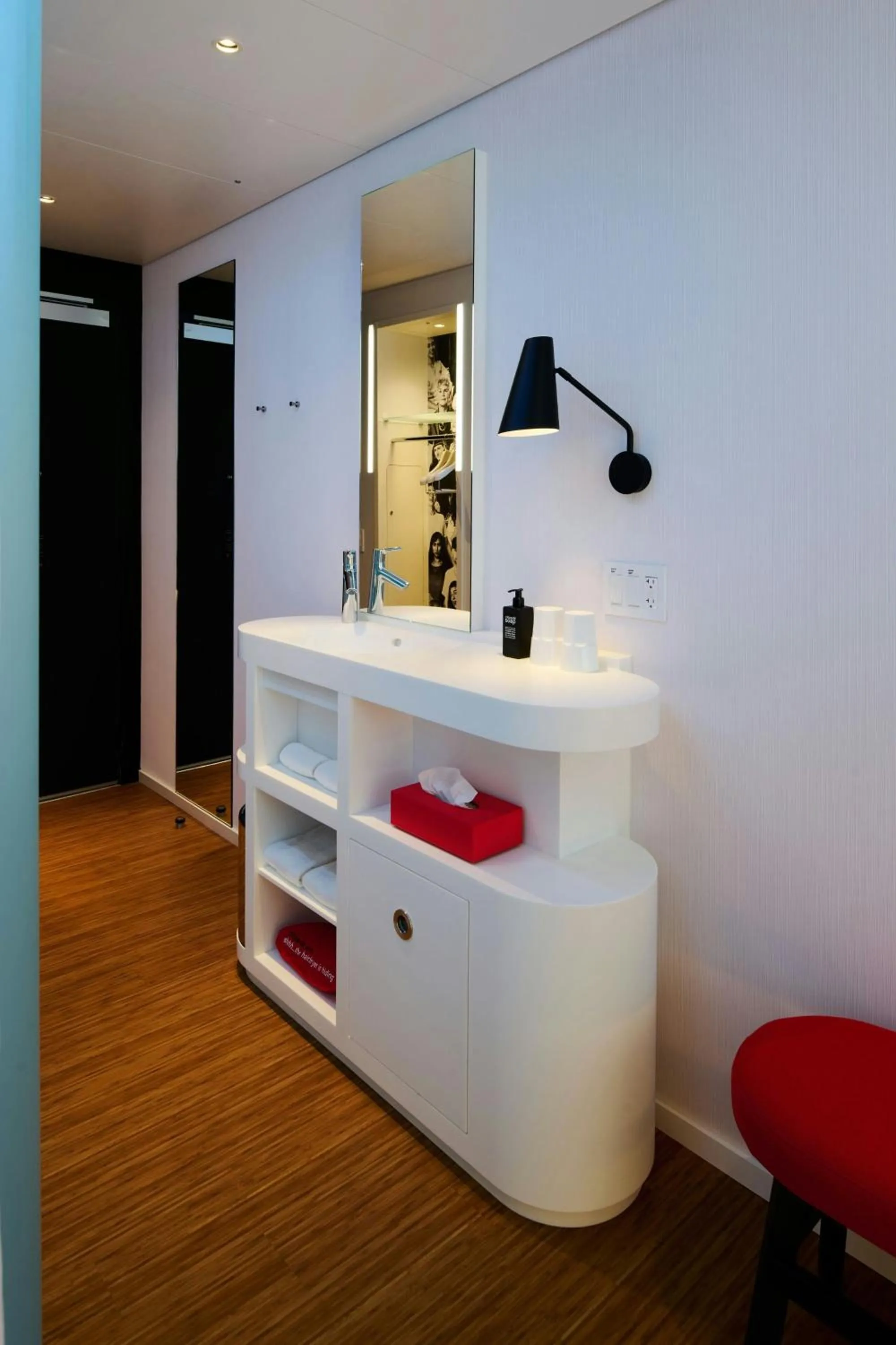 Bedroom in citizenM Austin Downtown