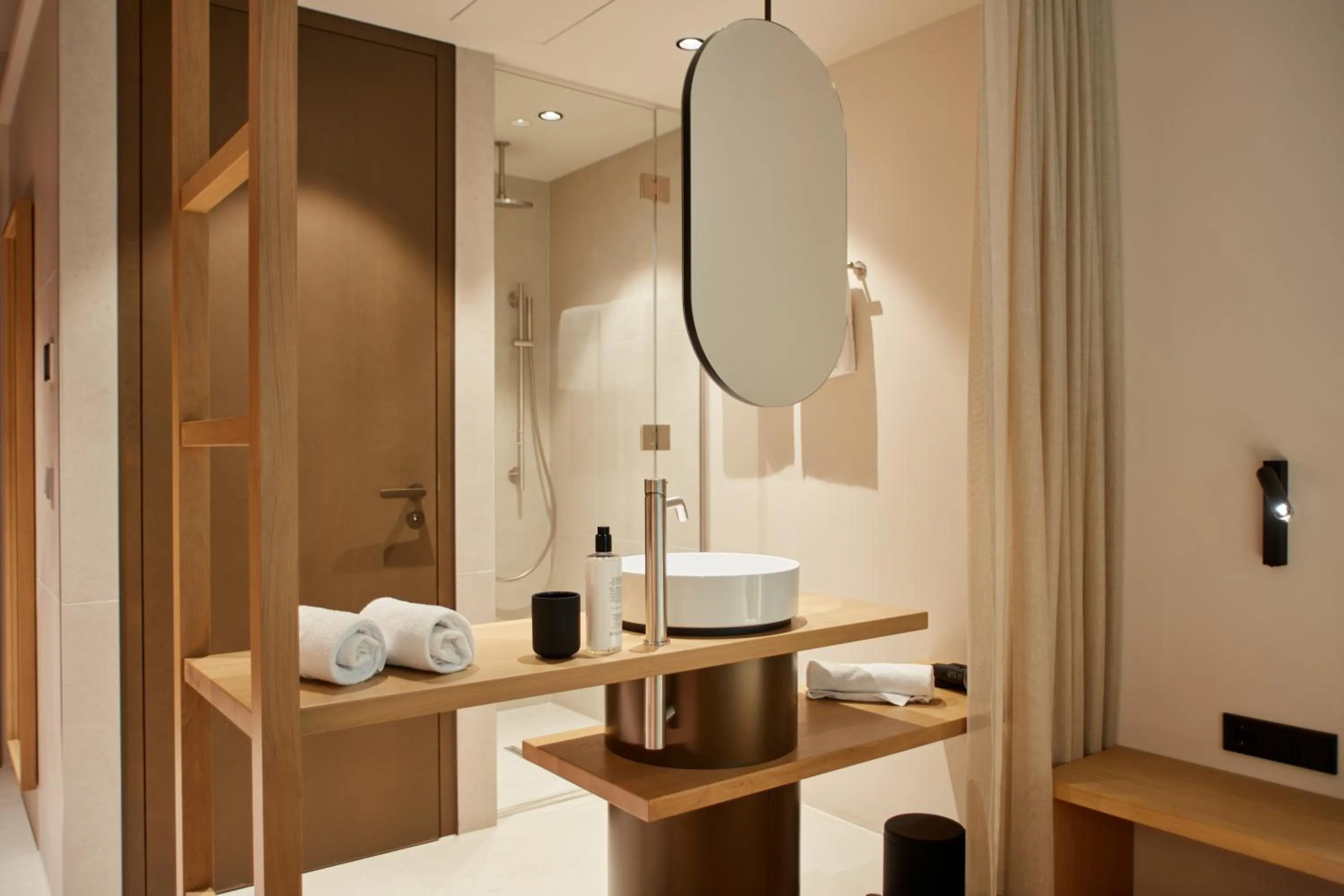 Bathroom, Bed in Hotel BERGEBLICK