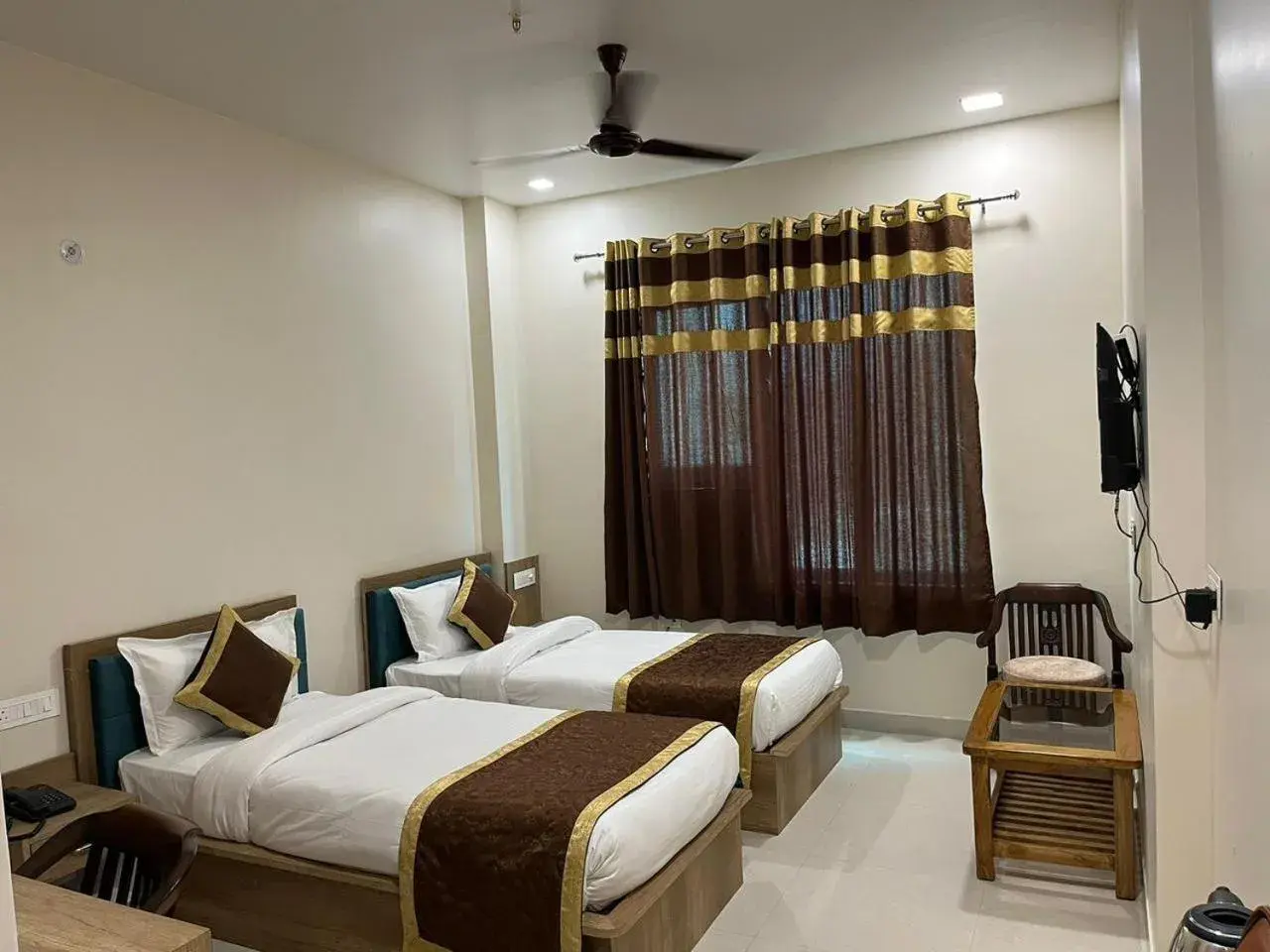 Bed in HOTEL KAVANA Bed in HOTEL KAVANA