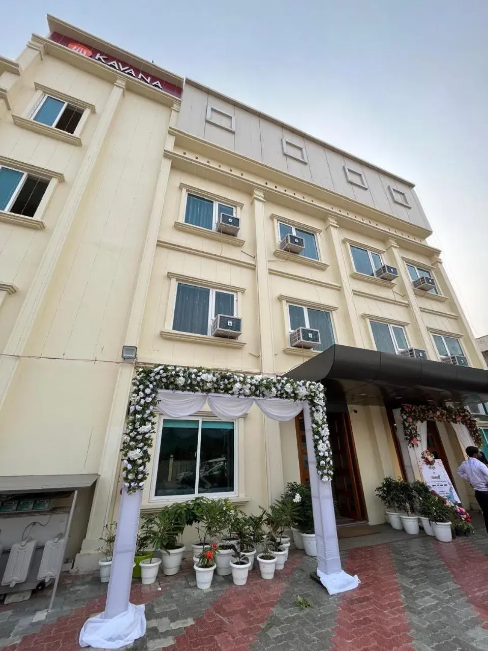 Facade/entrance in HOTEL KAVANA Facade/entrance in HOTEL KAVANA