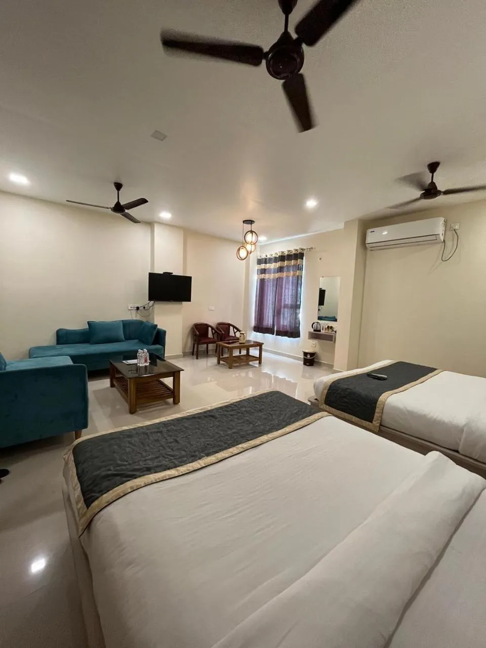 Photo of the whole room, Bed in HOTEL KAVANA