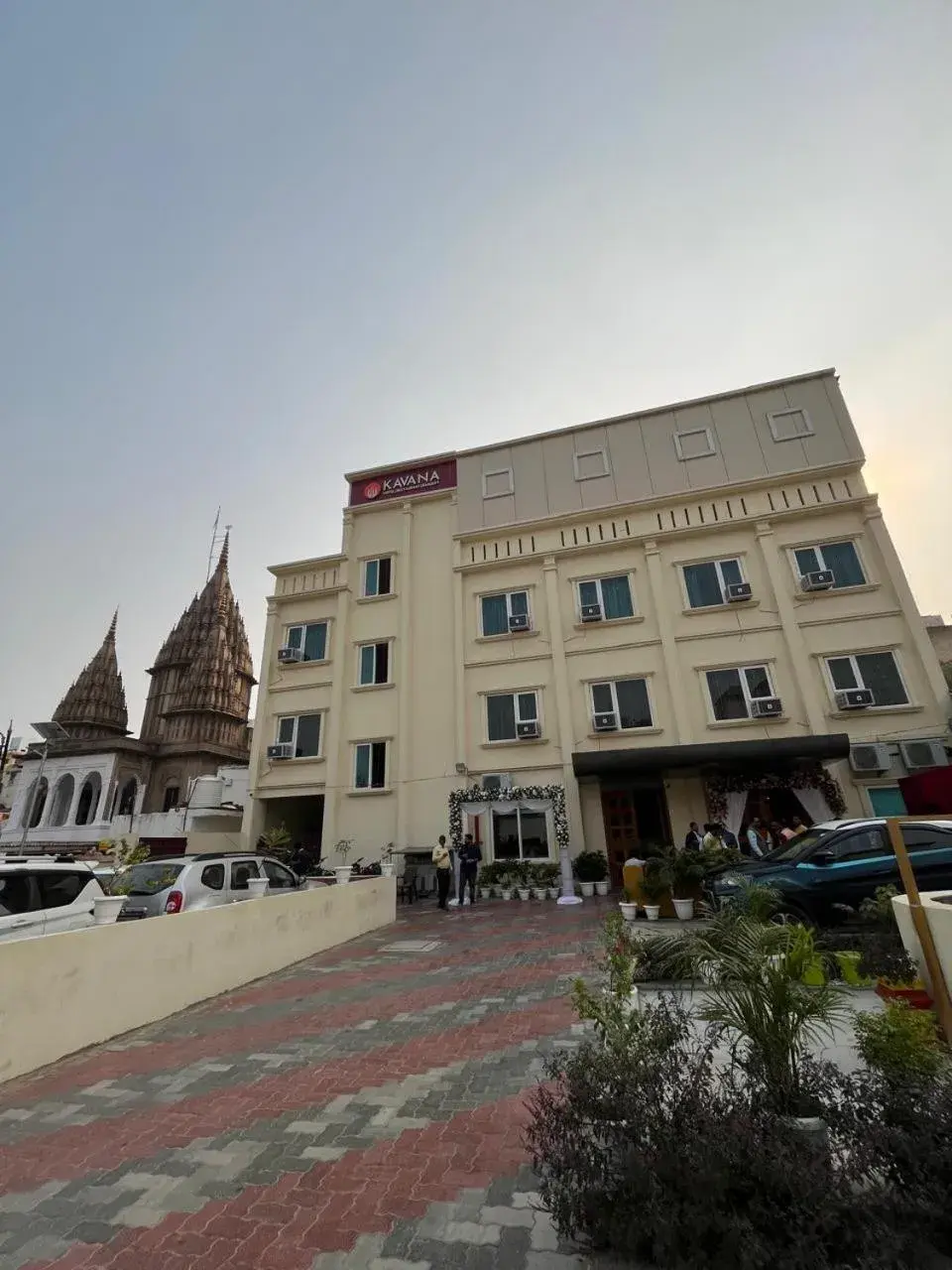 Property building in HOTEL KAVANA Property building in HOTEL KAVANA