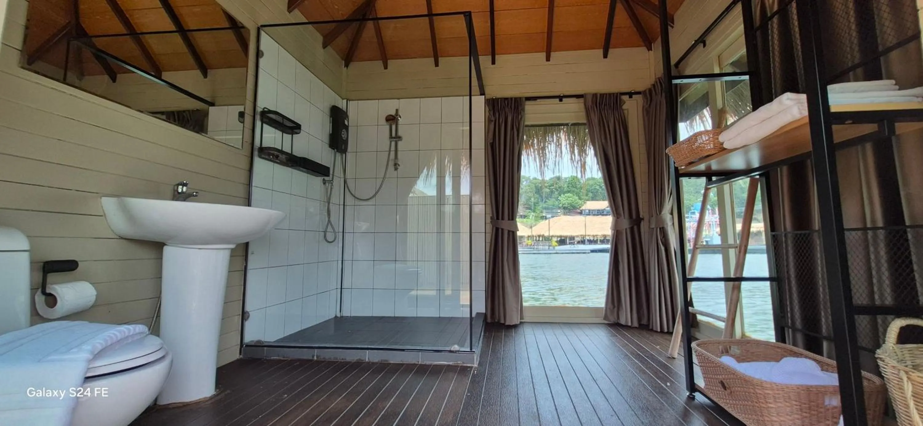 Bathroom in Ruknam Resort