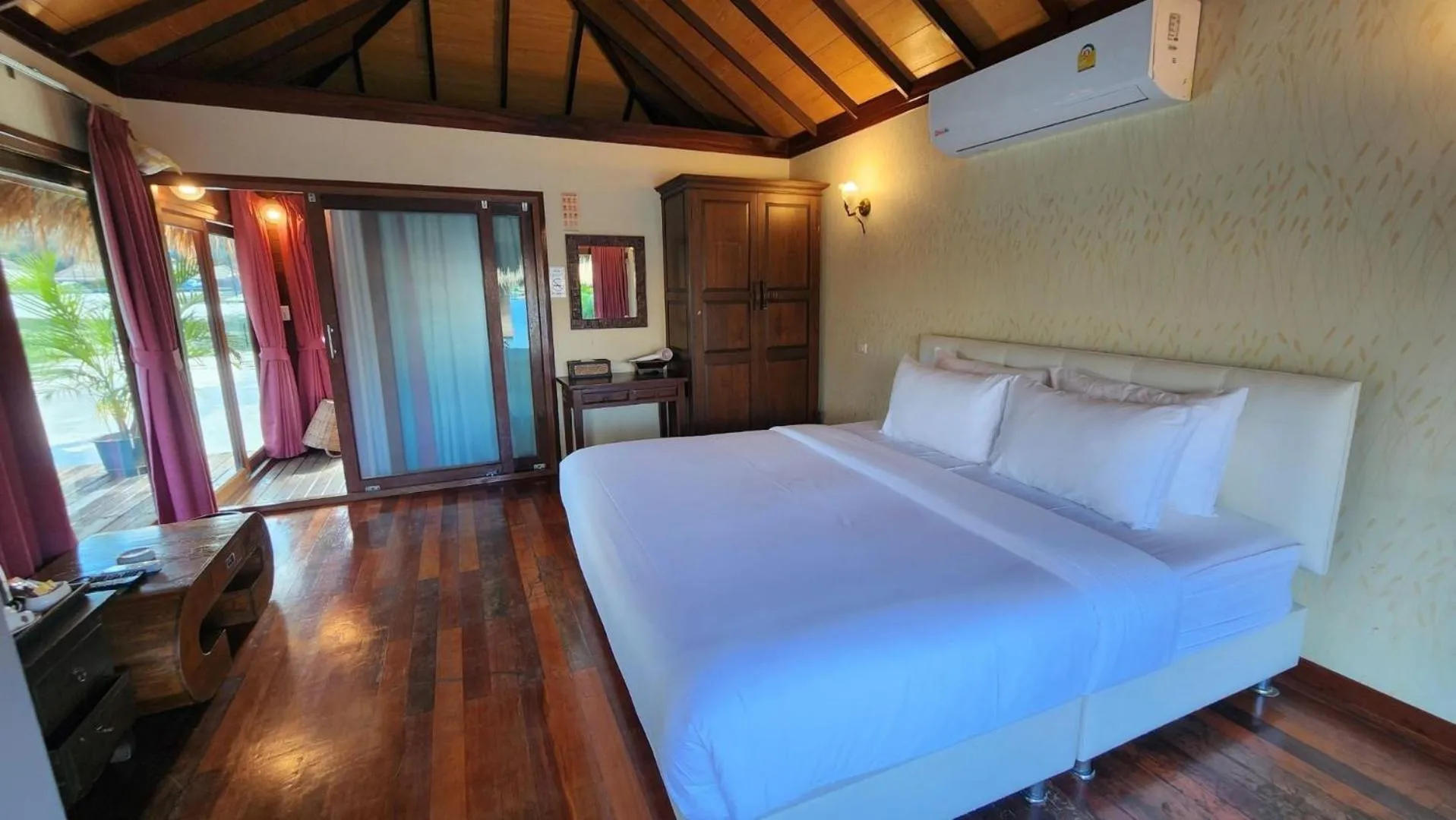 Bedroom, Bed in Ruknam Resort