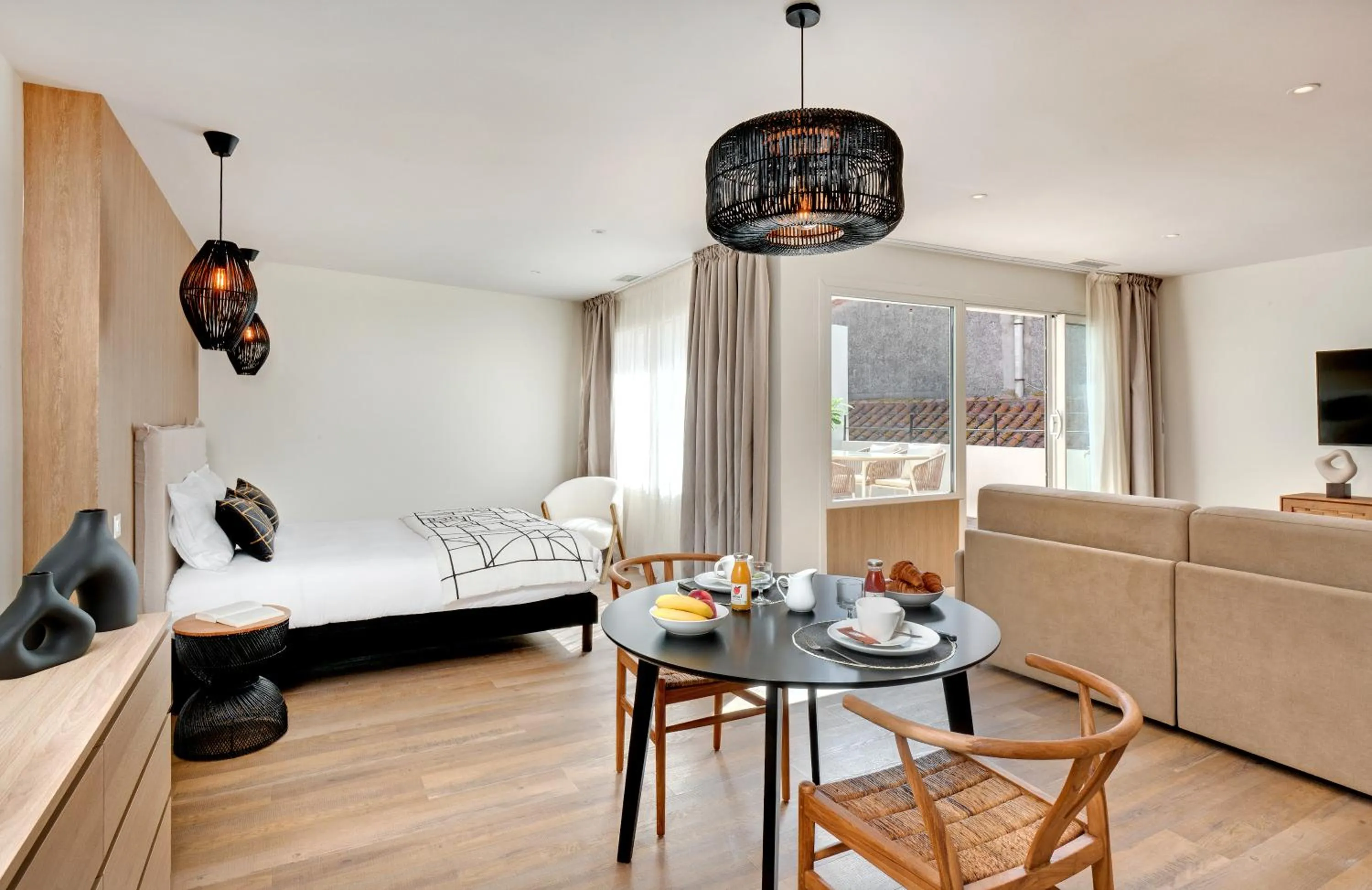 Living room, Bed in Les Appartements de Collioure