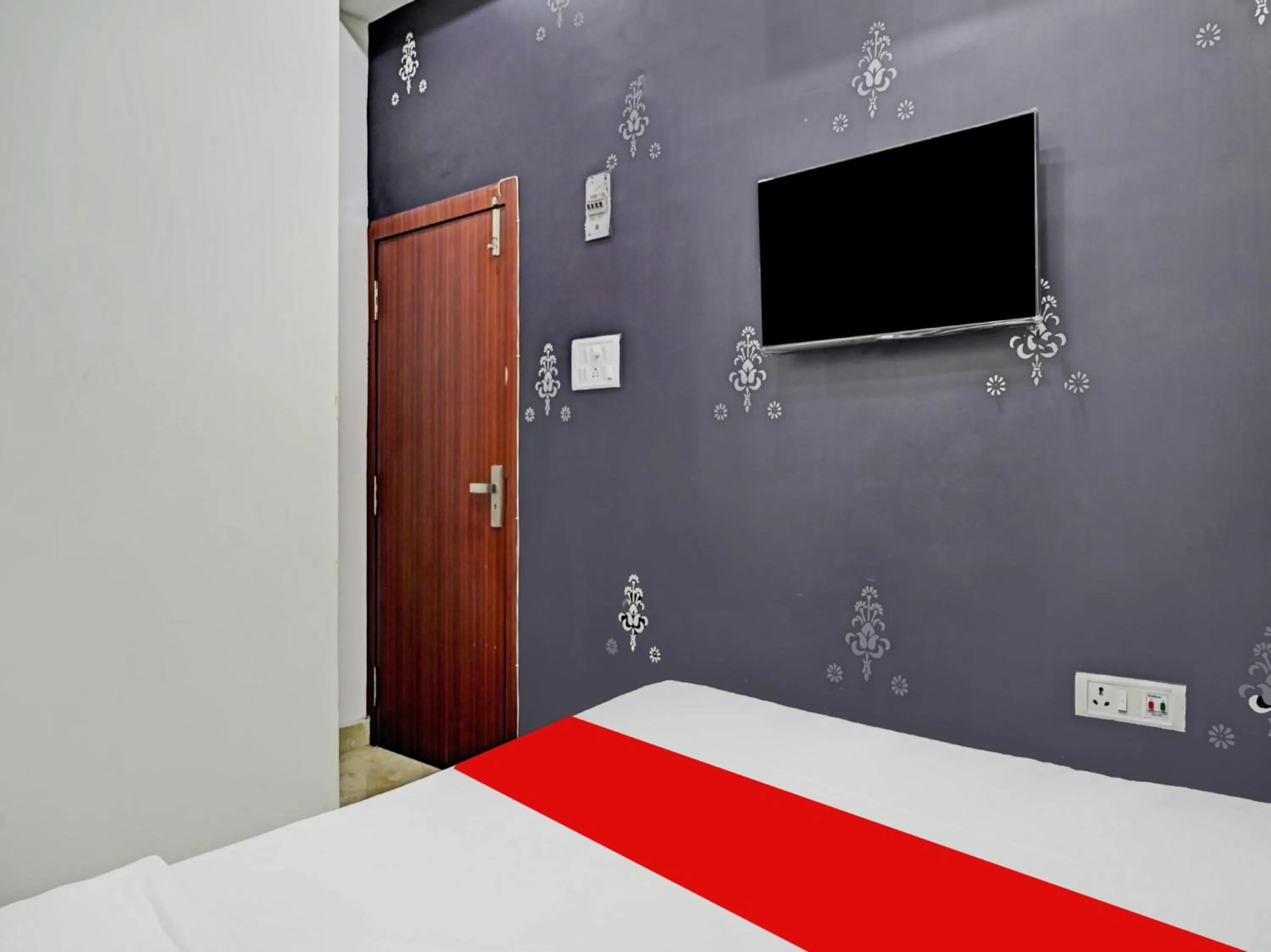 Lobby or reception, Bed in Hotel O LAXMI GUEST HOUSE JADAVPUR
