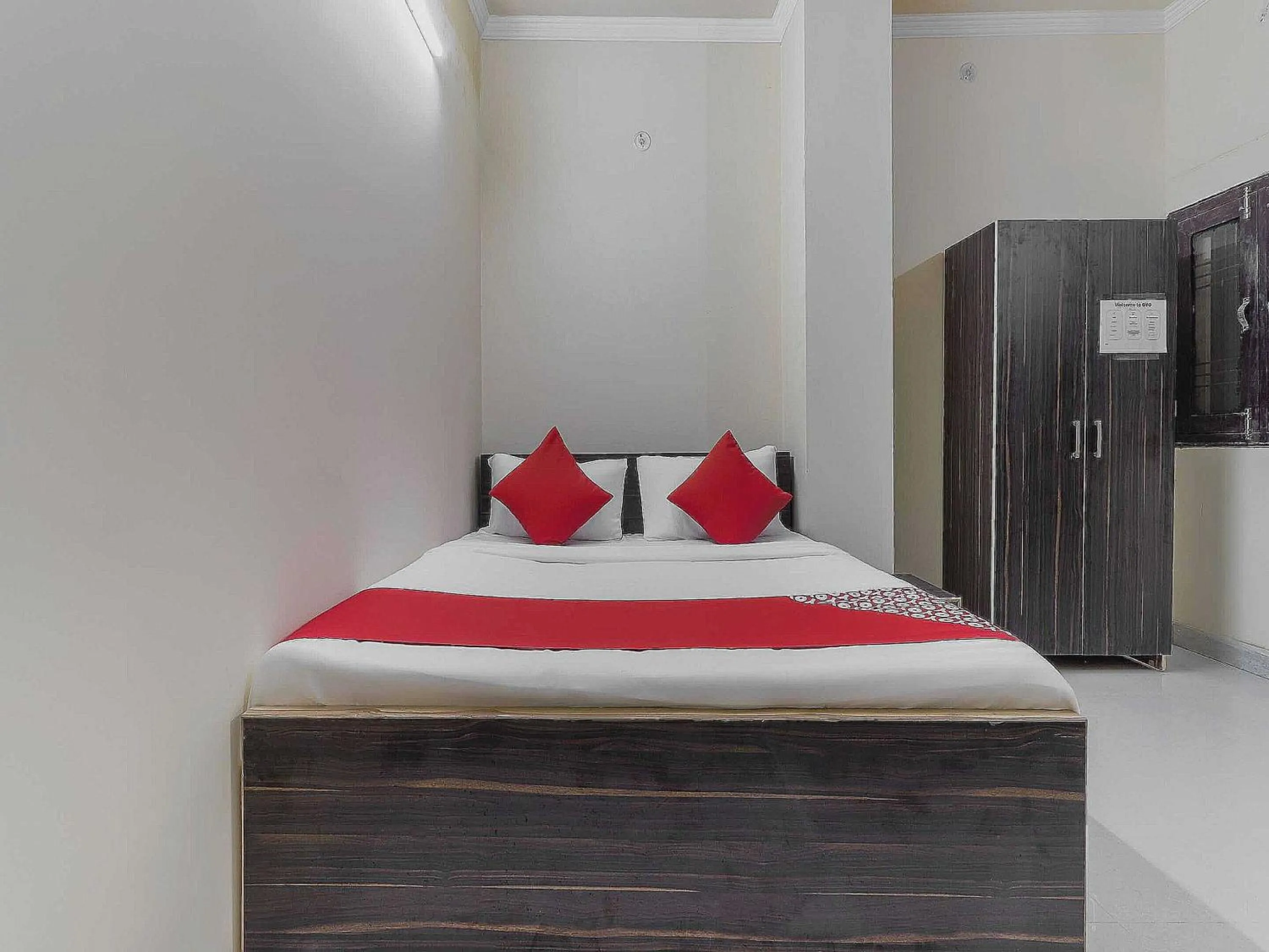 Bedroom, Bed in Hotel O The Knights Inn