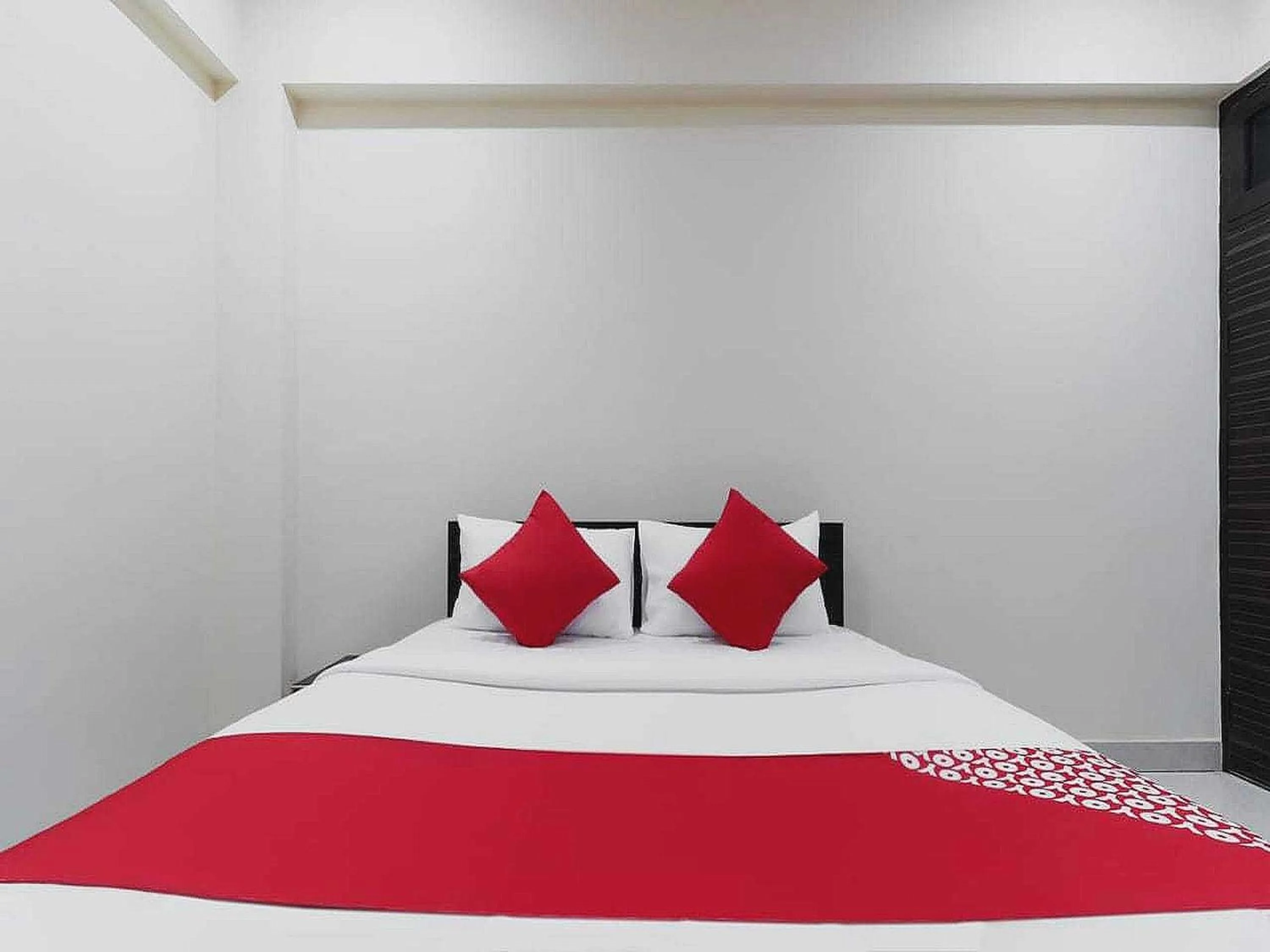 Bedroom, Bed in Hotel O The Knights Inn