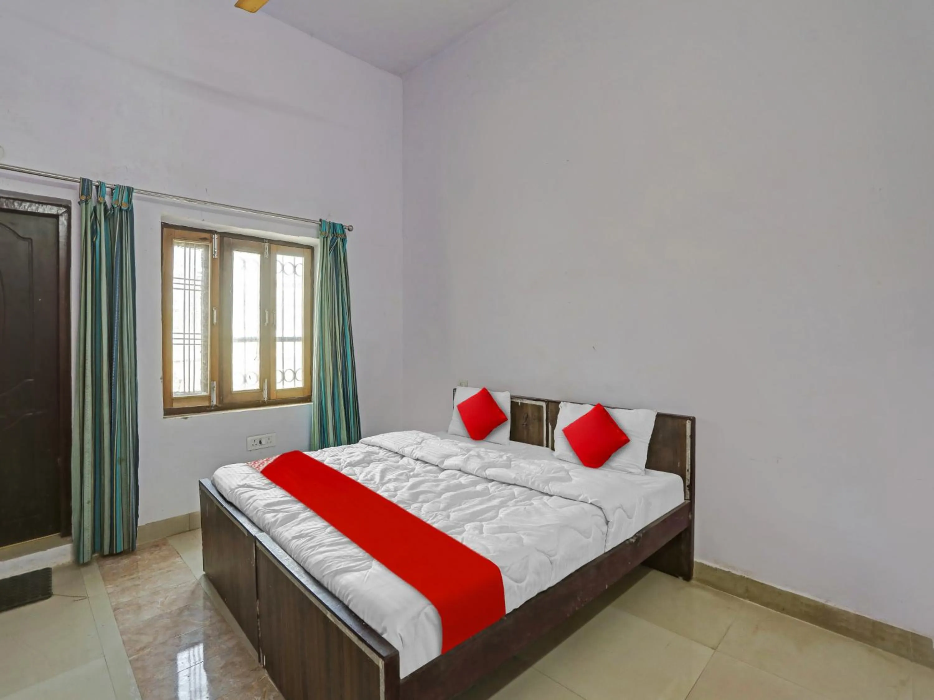 Bedroom, Bed in Hotel O by OYO easy stay inn